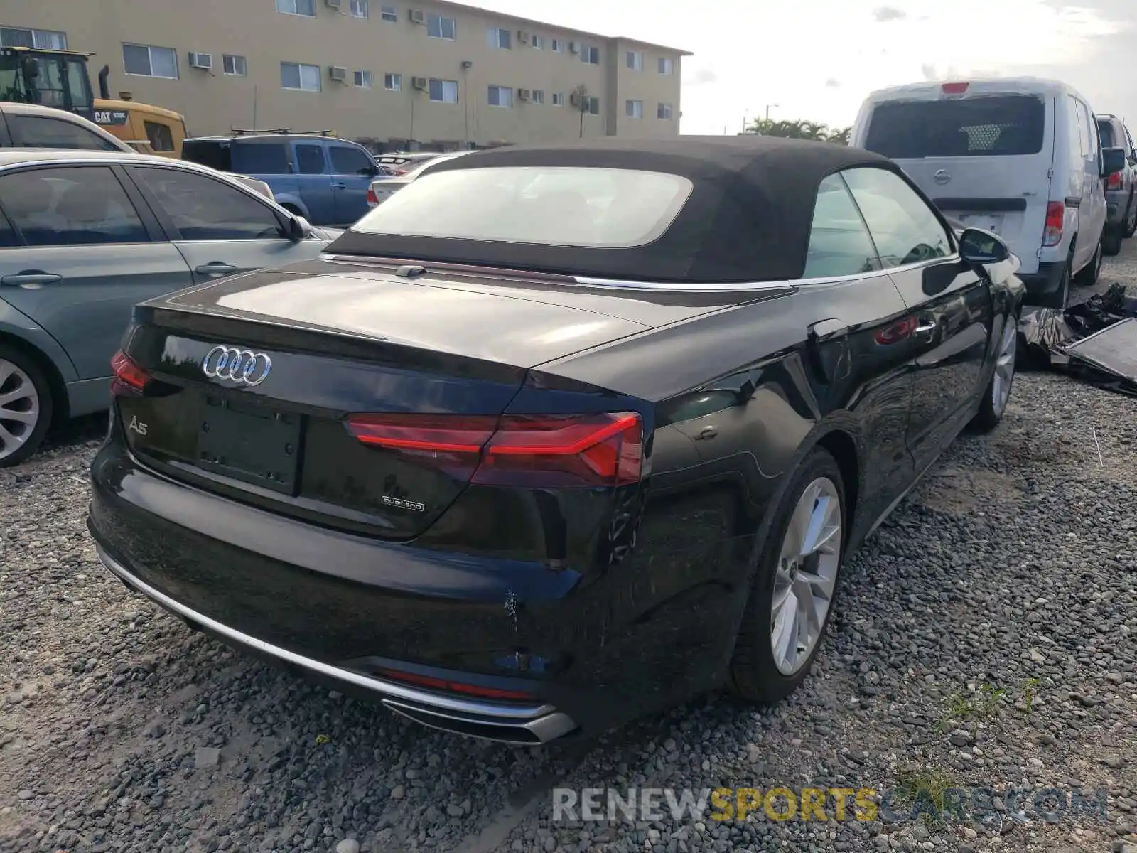 4 Фотография поврежденного автомобиля WAUWAGF53MN002480 AUDI A5 2021