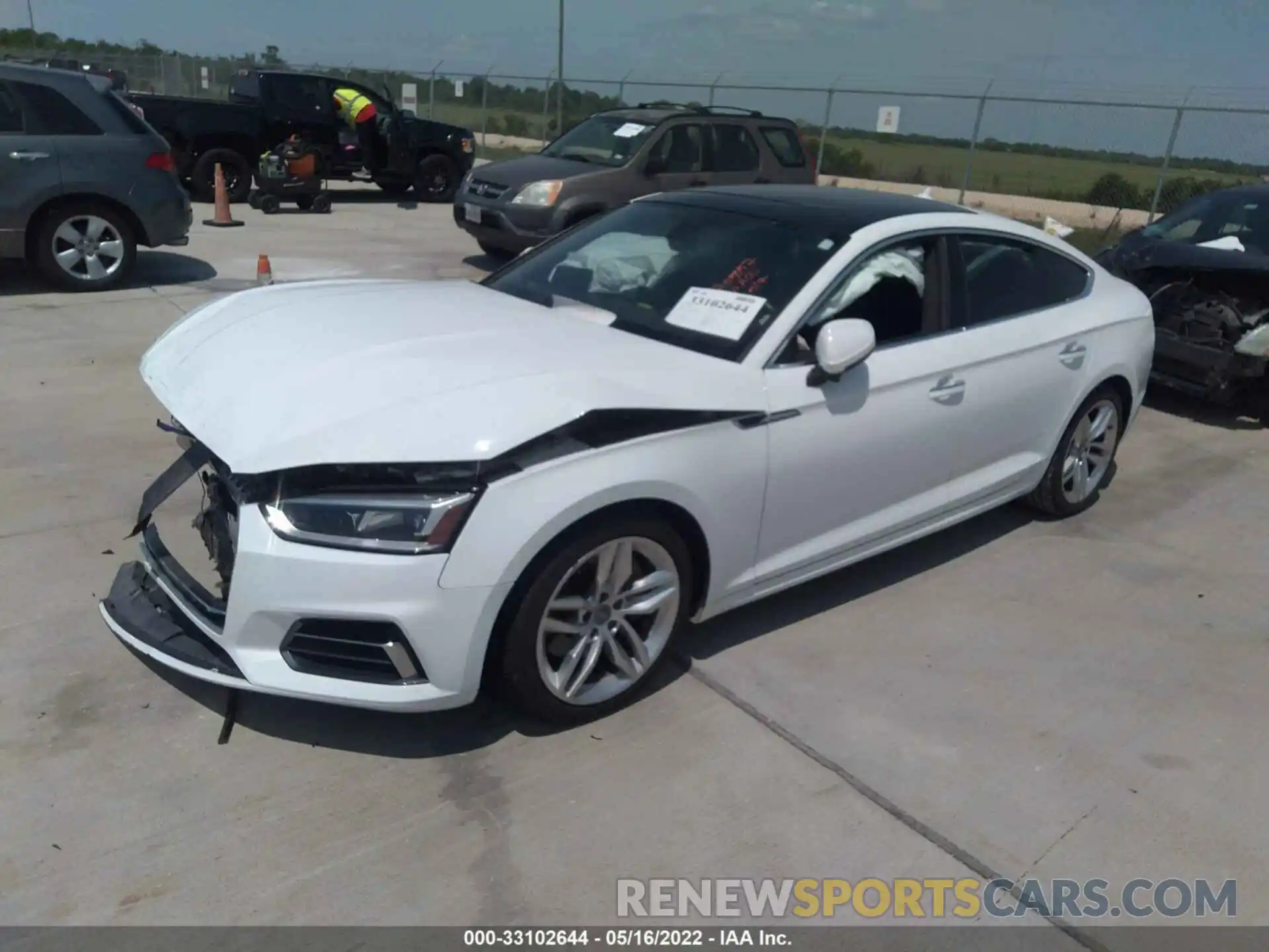 2 Фотография поврежденного автомобиля WAUANCF50KA055374 AUDI A5 SPORTBACK 2019