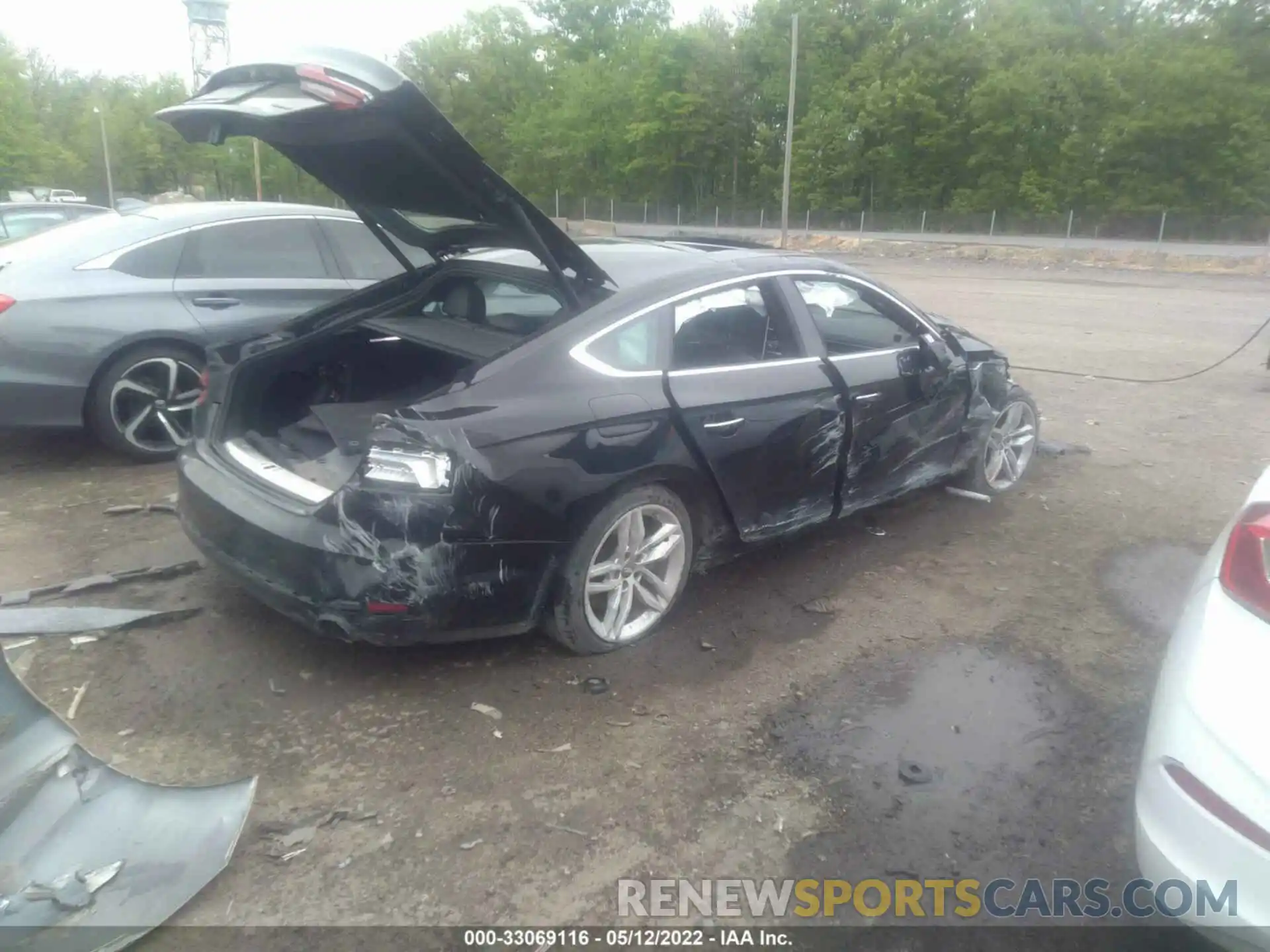 4 Photograph of a damaged car WAUANCF55KA053152 AUDI A5 SPORTBACK 2019