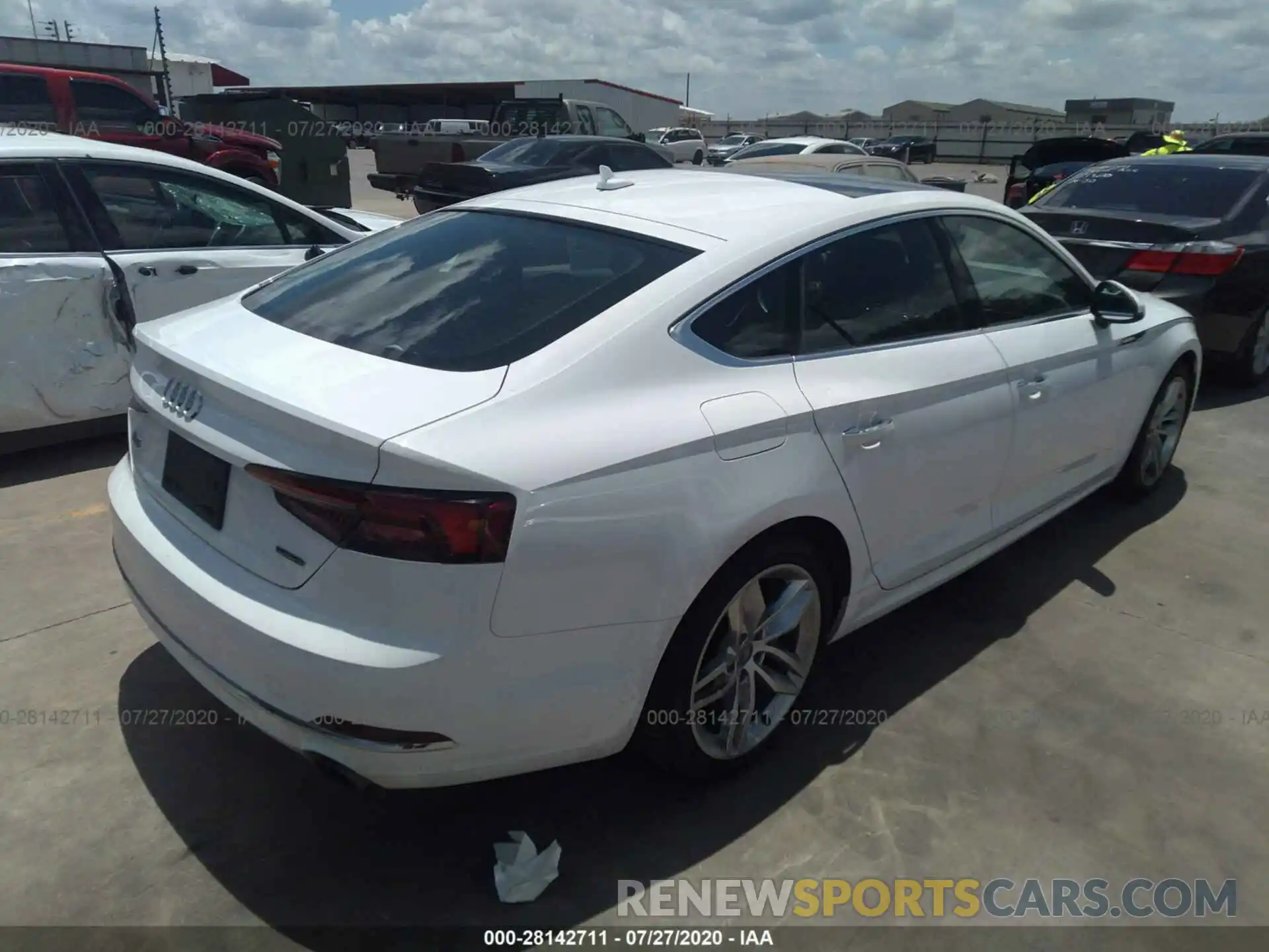 4 Photograph of a damaged car WAUANCF56KA063933 AUDI A5 SPORTBACK 2019