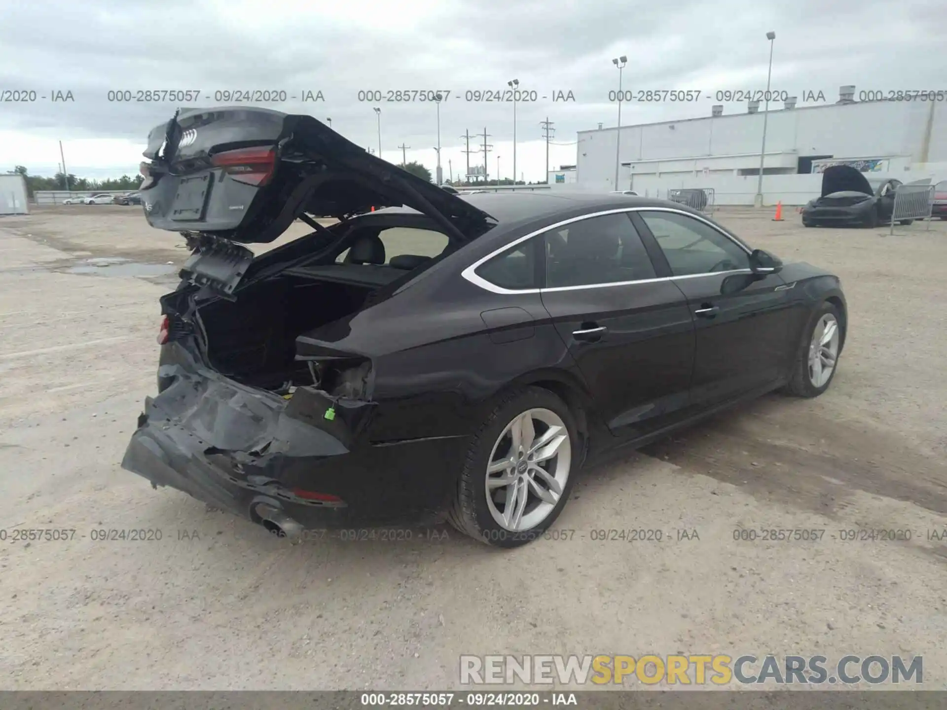 4 Photograph of a damaged car WAUANCF58KA063061 AUDI A5 SPORTBACK 2019