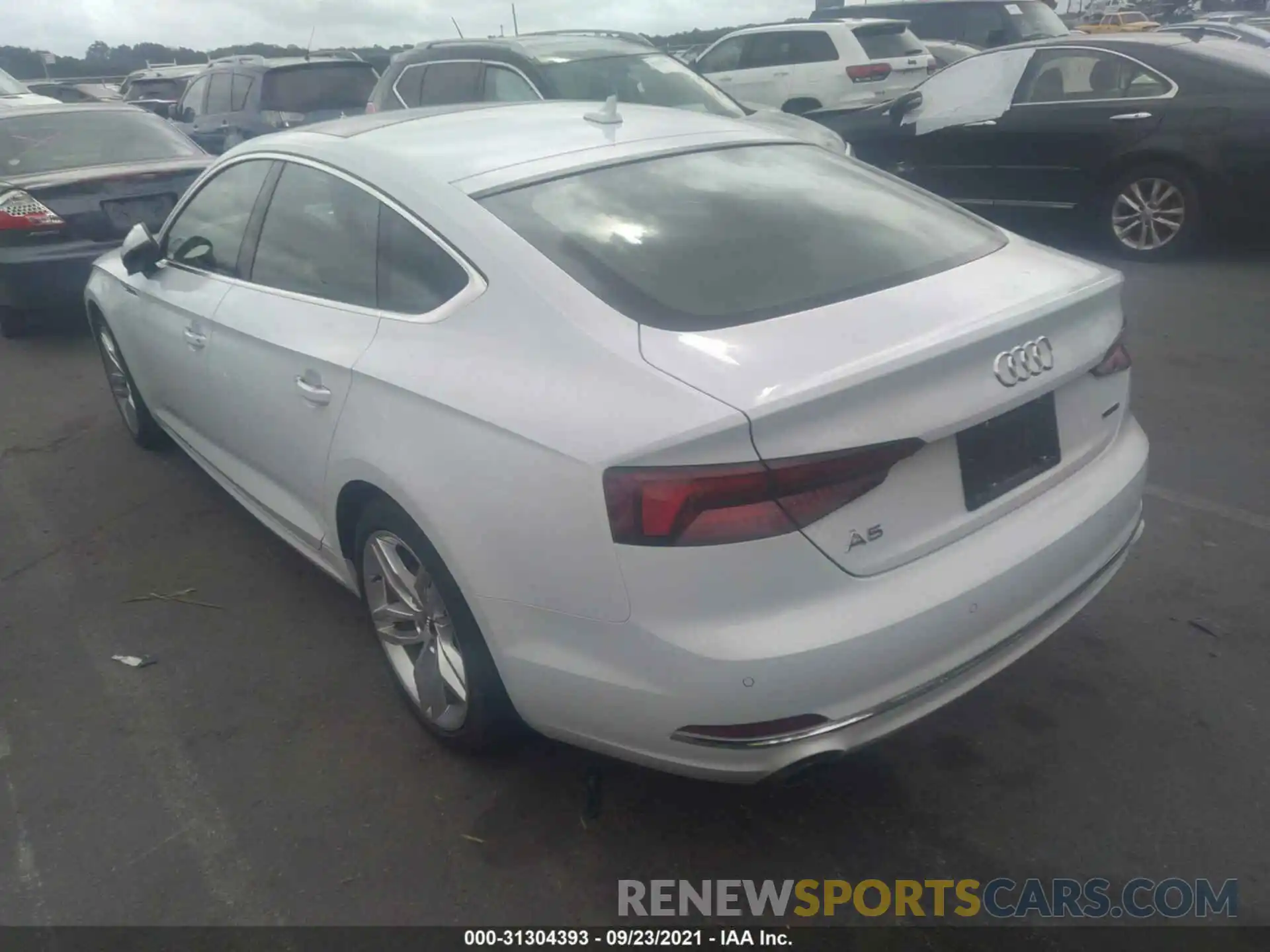 3 Фотография поврежденного автомобиля WAUBNCF58KA071410 AUDI A5 SPORTBACK 2019