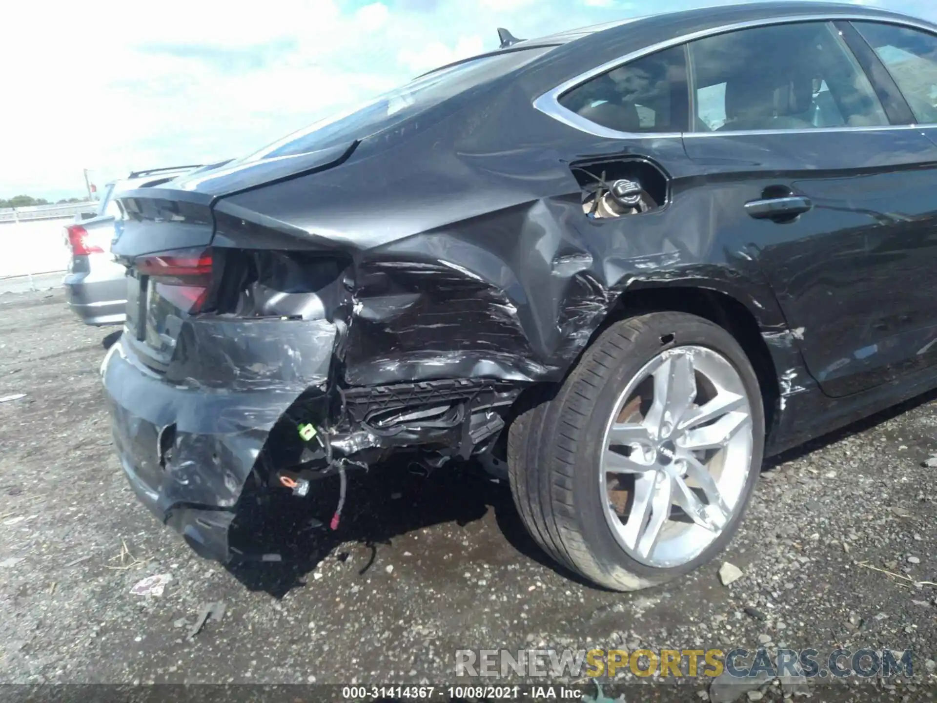 6 Photograph of a damaged car WAUBNCF58KA076896 AUDI A5 SPORTBACK 2019