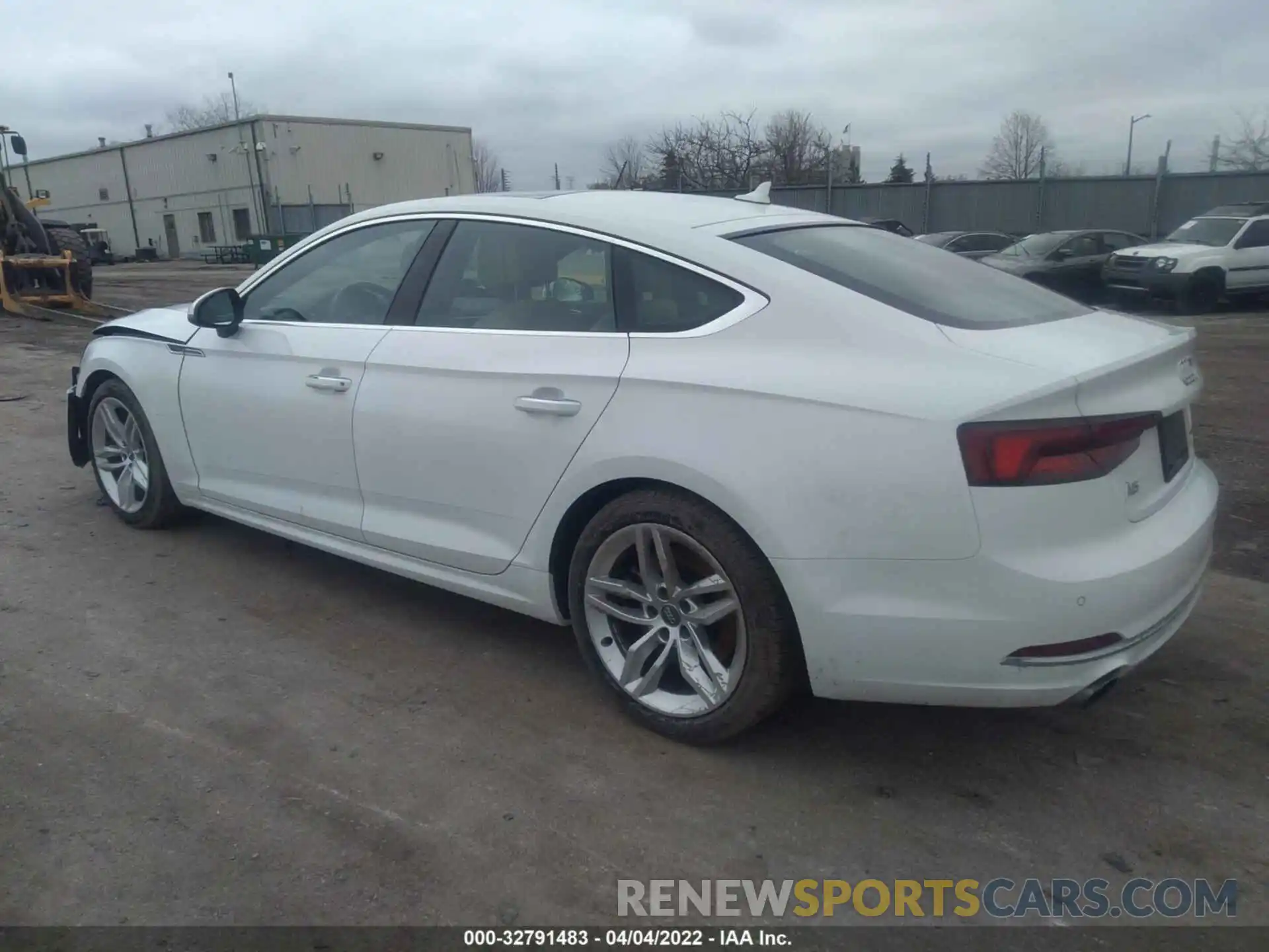 3 Фотография поврежденного автомобиля WAUBNCF59KA077698 AUDI A5 SPORTBACK 2019