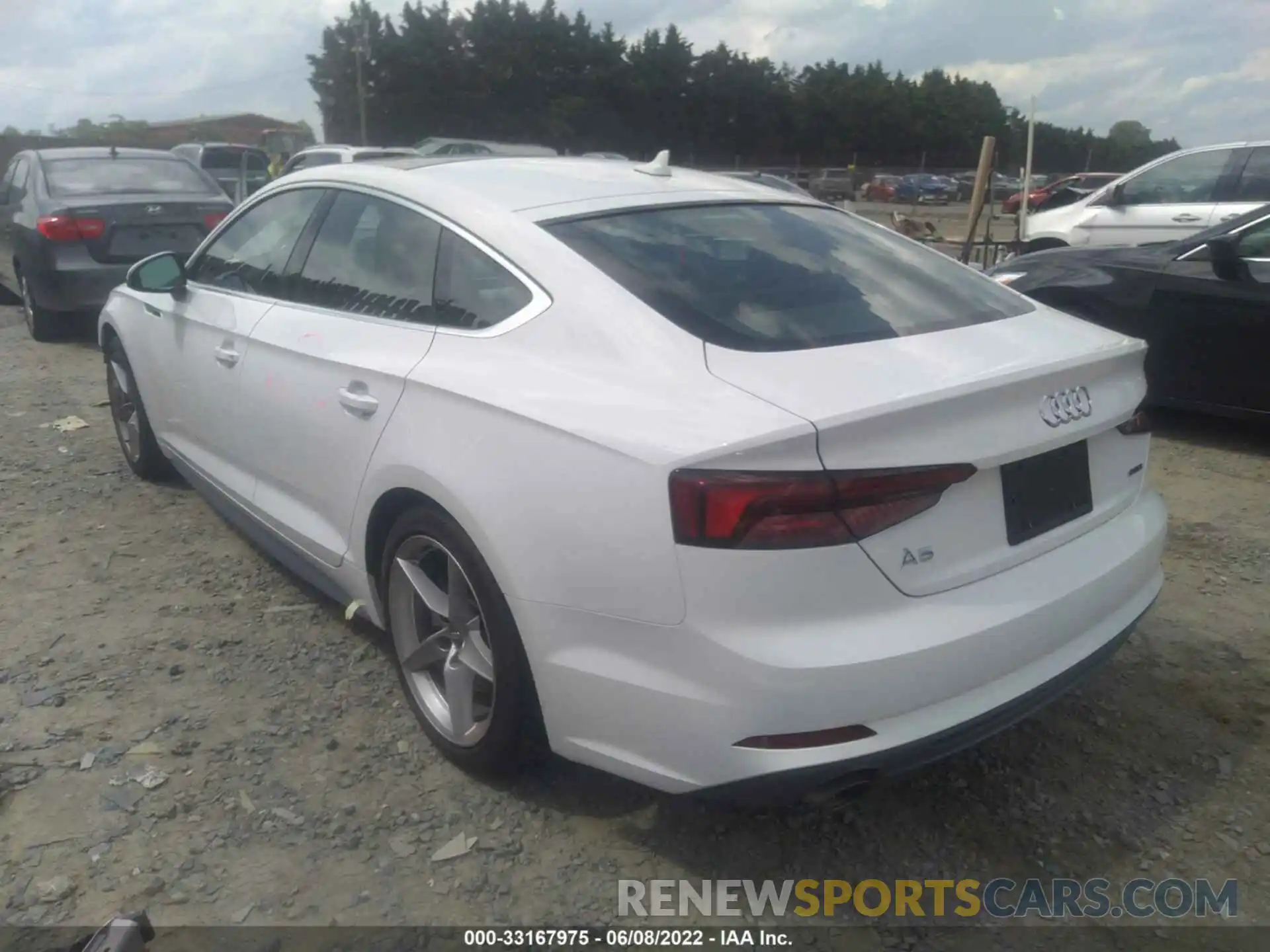 3 Фотография поврежденного автомобиля WAUDNCF53KA016050 AUDI A5 SPORTBACK 2019