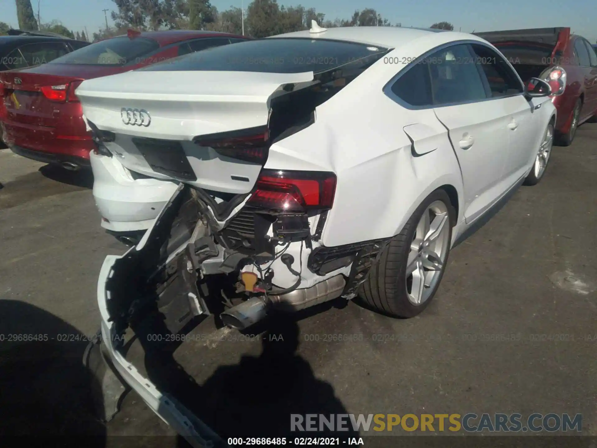 4 Photograph of a damaged car WAUENCF50KA035904 AUDI A5 SPORTBACK 2019