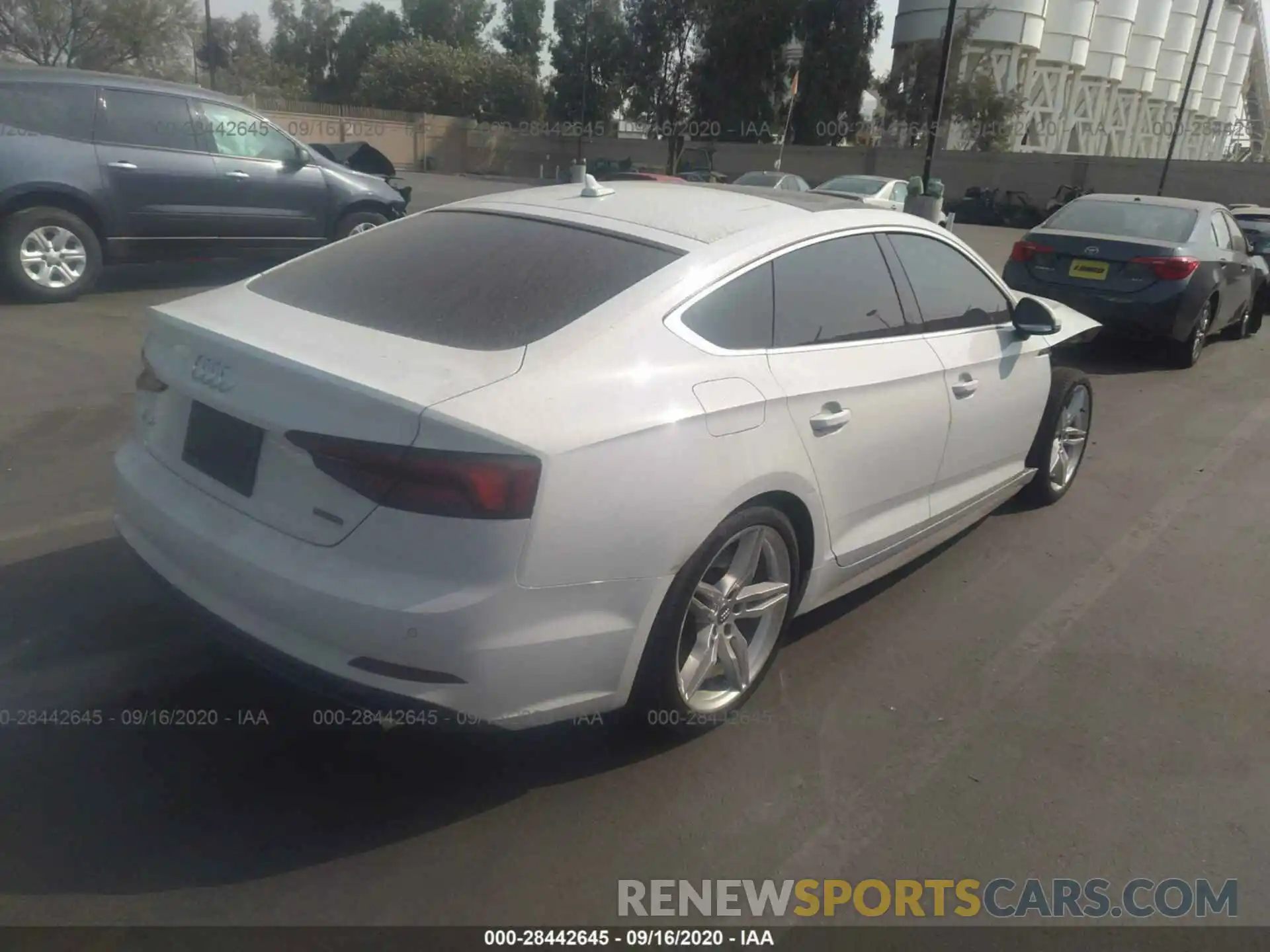 4 Фотография поврежденного автомобиля WAUENCF52KA027058 AUDI A5 SPORTBACK 2019