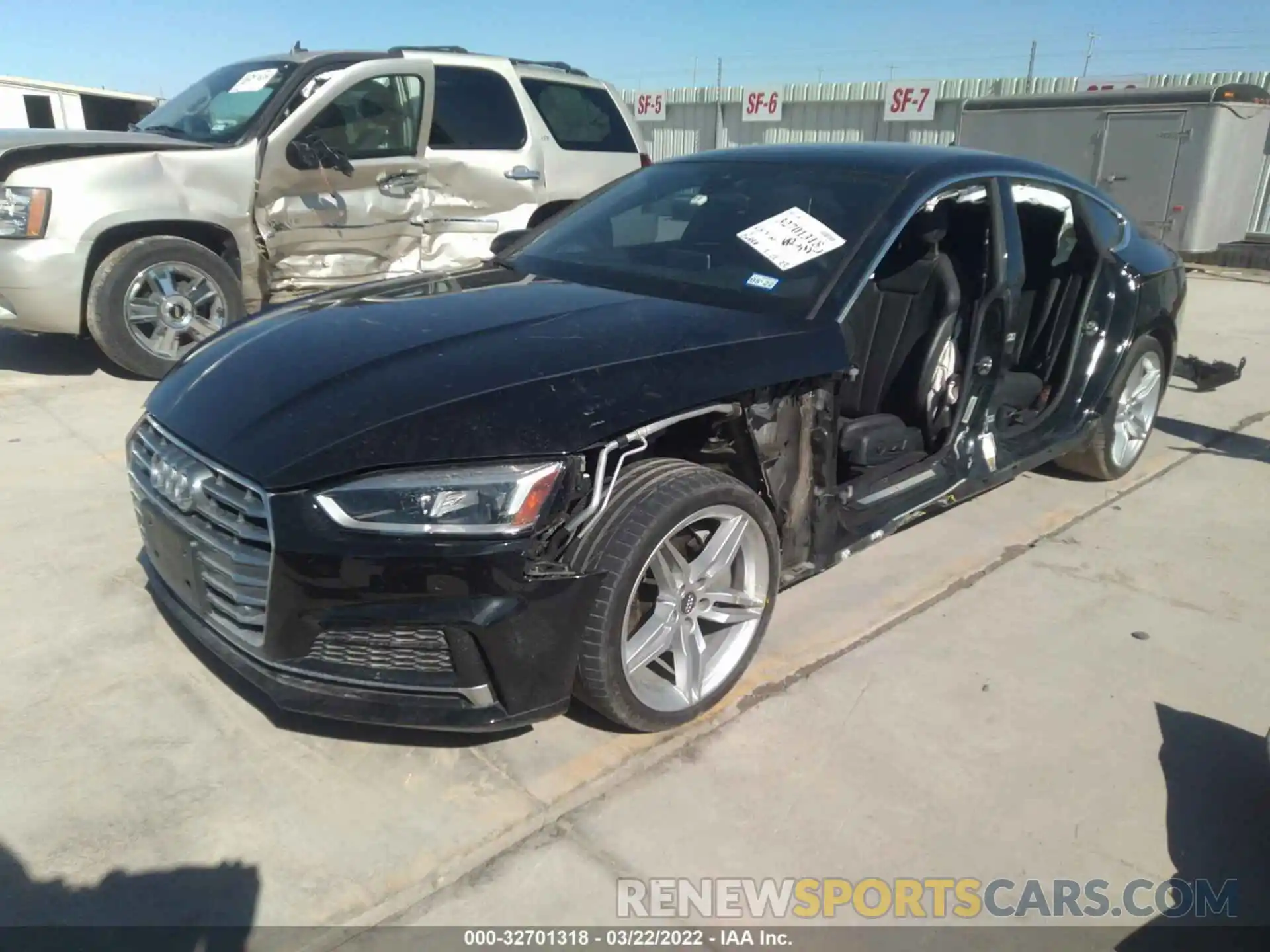 2 Фотография поврежденного автомобиля WAUENCF52KA046306 AUDI A5 SPORTBACK 2019