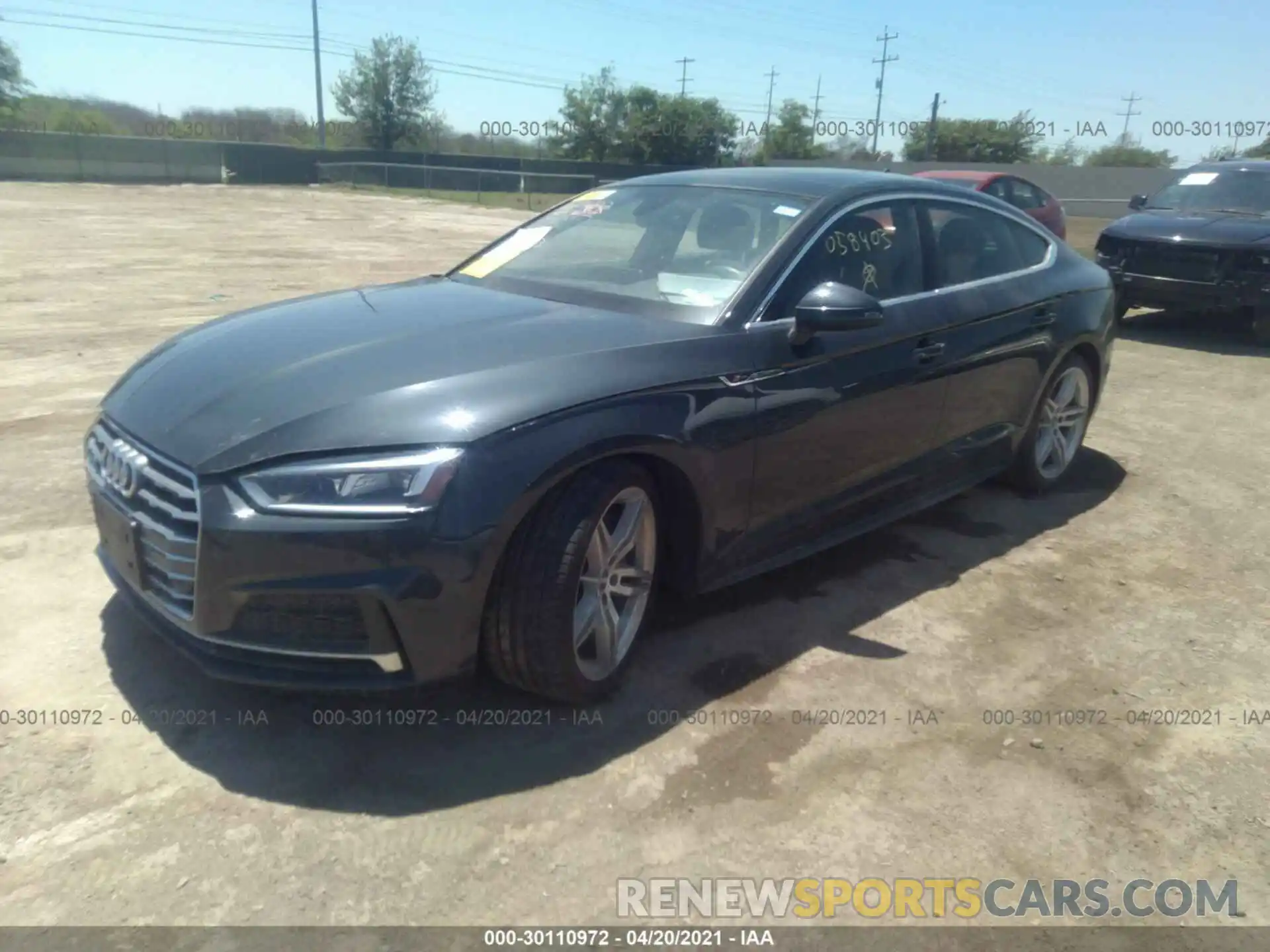 2 Фотография поврежденного автомобиля WAUENCF55KA058403 AUDI A5 SPORTBACK 2019