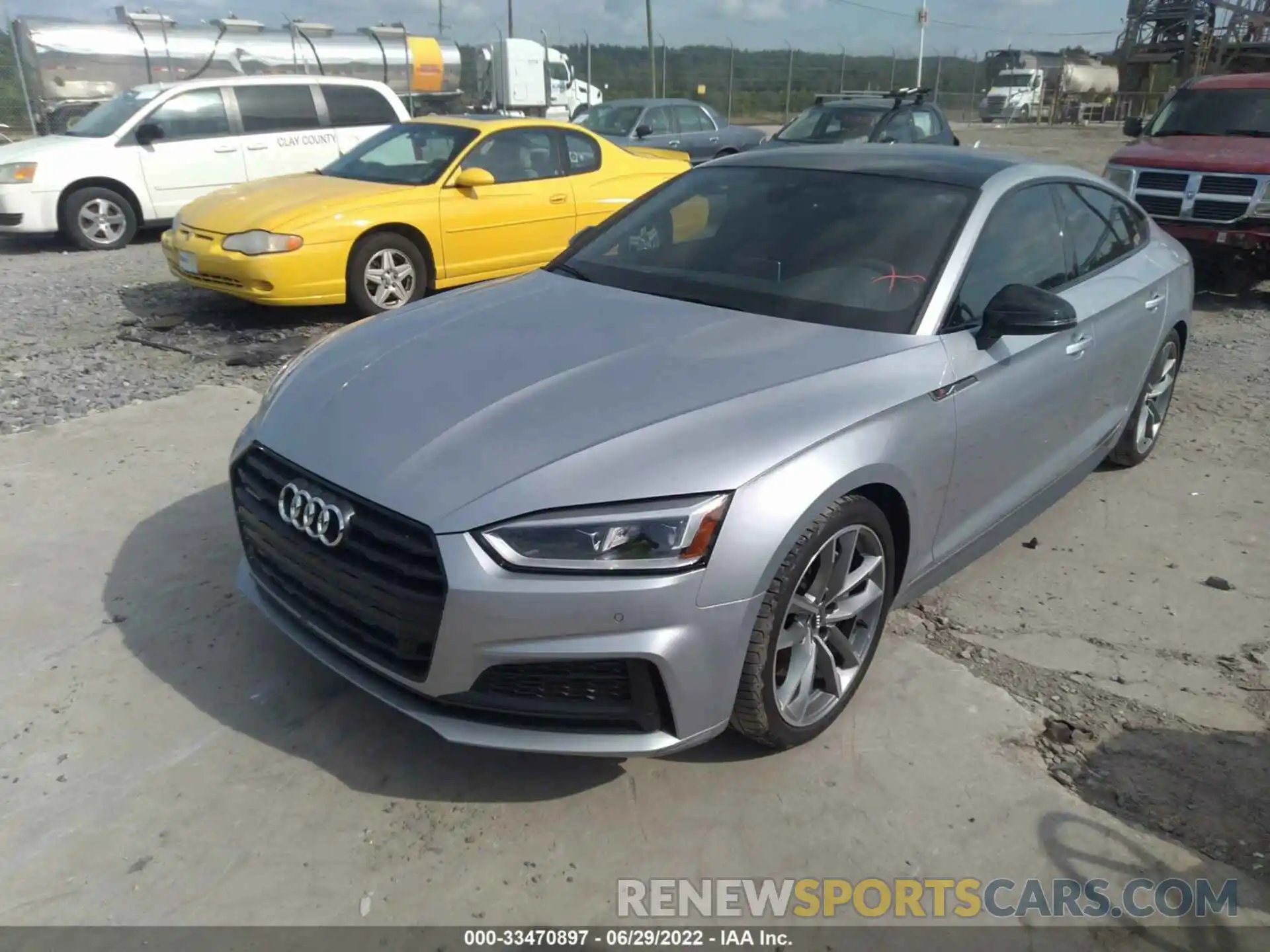 2 Фотография поврежденного автомобиля WAUENCF56KA006536 AUDI A5 SPORTBACK 2019