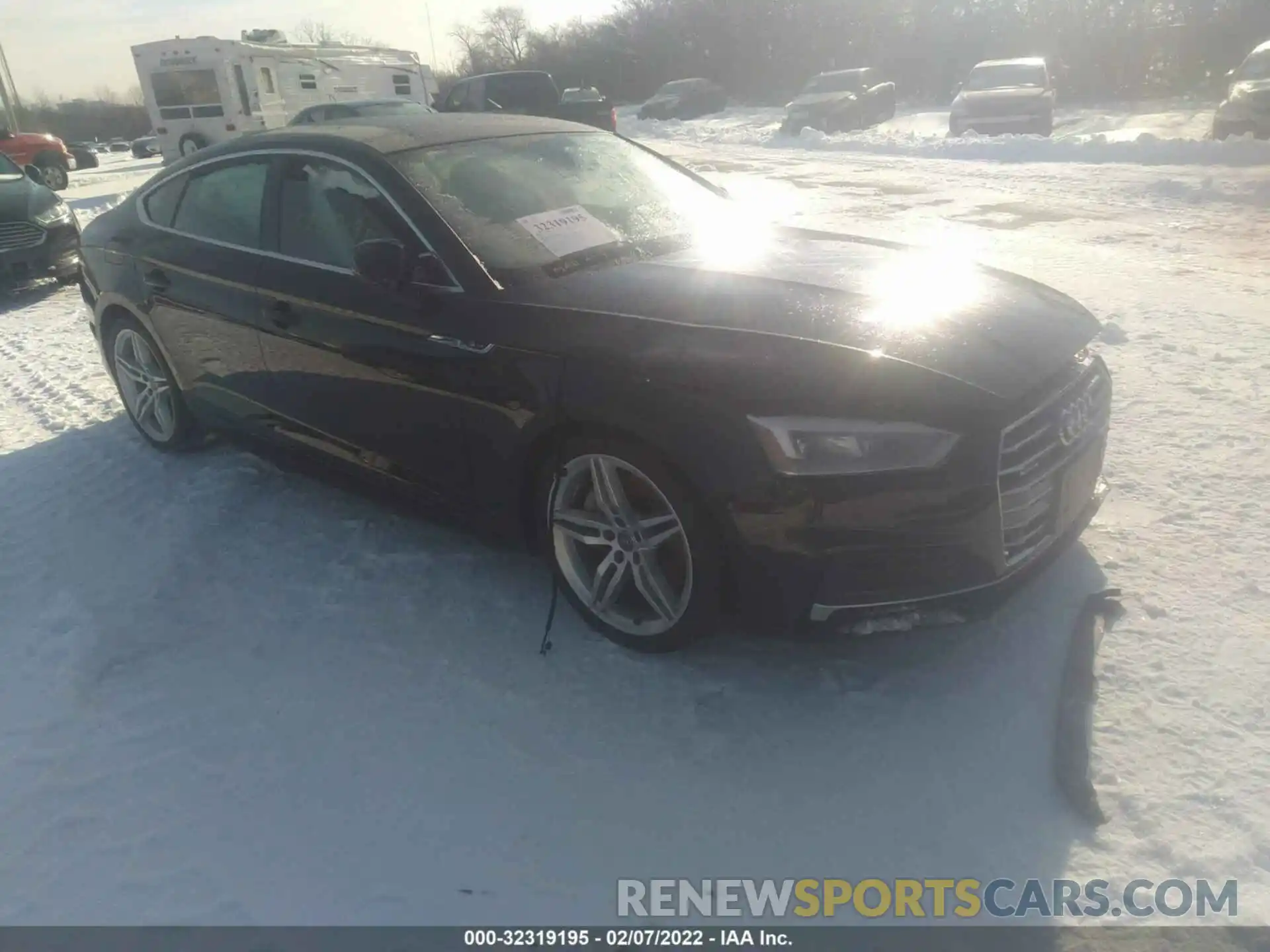 3 Фотография поврежденного автомобиля WAUENCF57KA098076 AUDI A5 SPORTBACK 2019