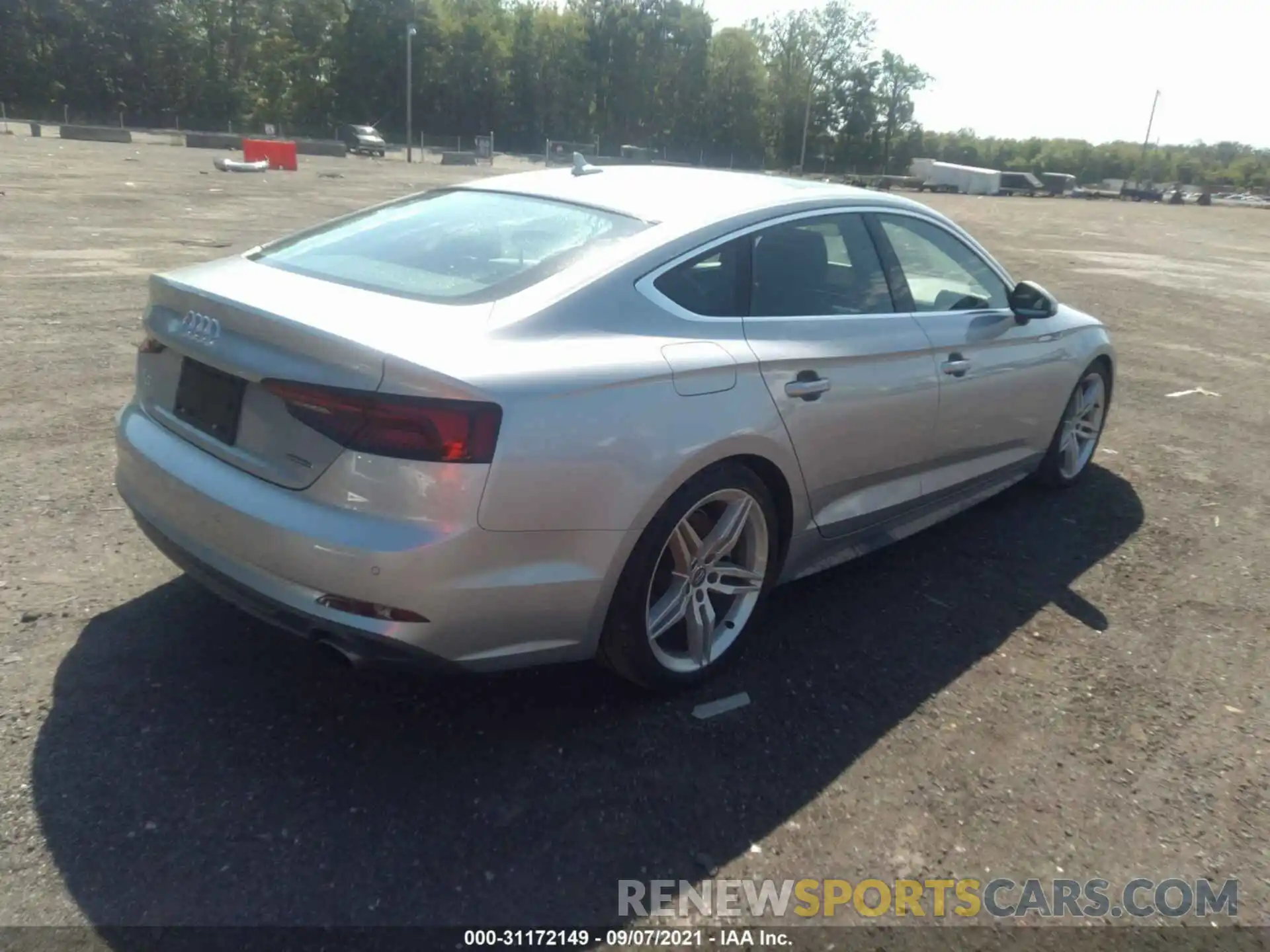 4 Photograph of a damaged car WAUENCF58KA023922 AUDI A5 SPORTBACK 2019