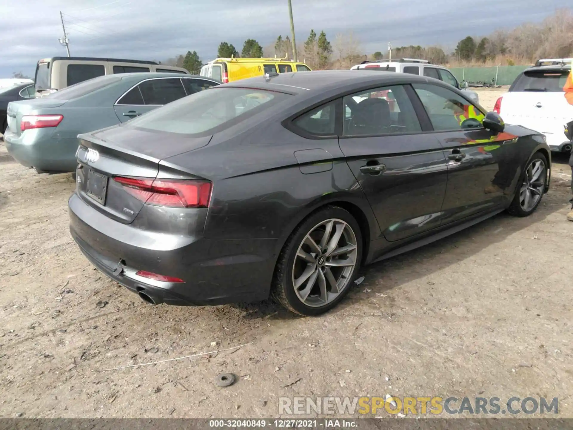 4 Фотография поврежденного автомобиля WAUFNCF50KA032795 AUDI A5 SPORTBACK 2019