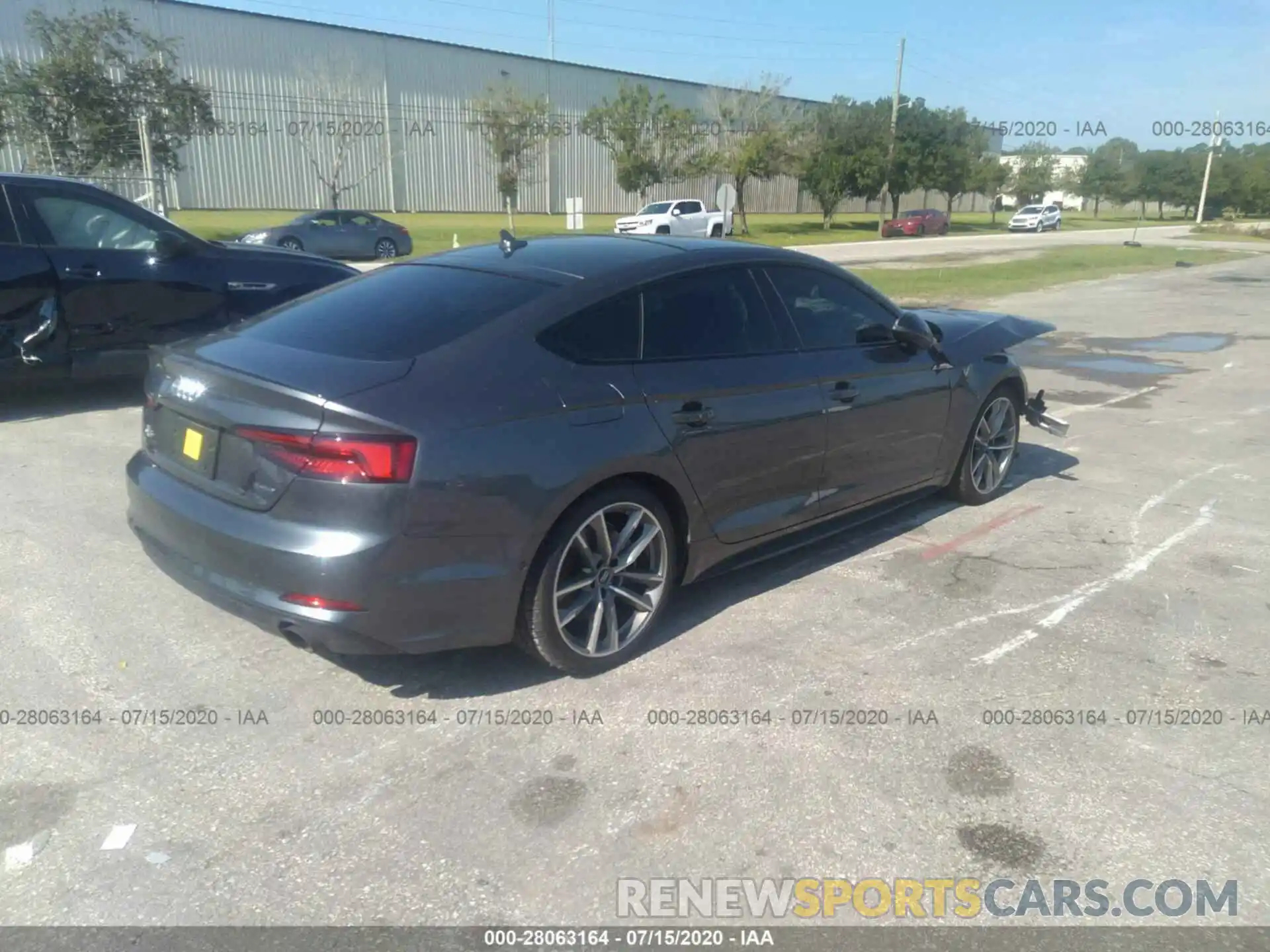 4 Photograph of a damaged car WAUFNCF52KA040820 AUDI A5 SPORTBACK 2019