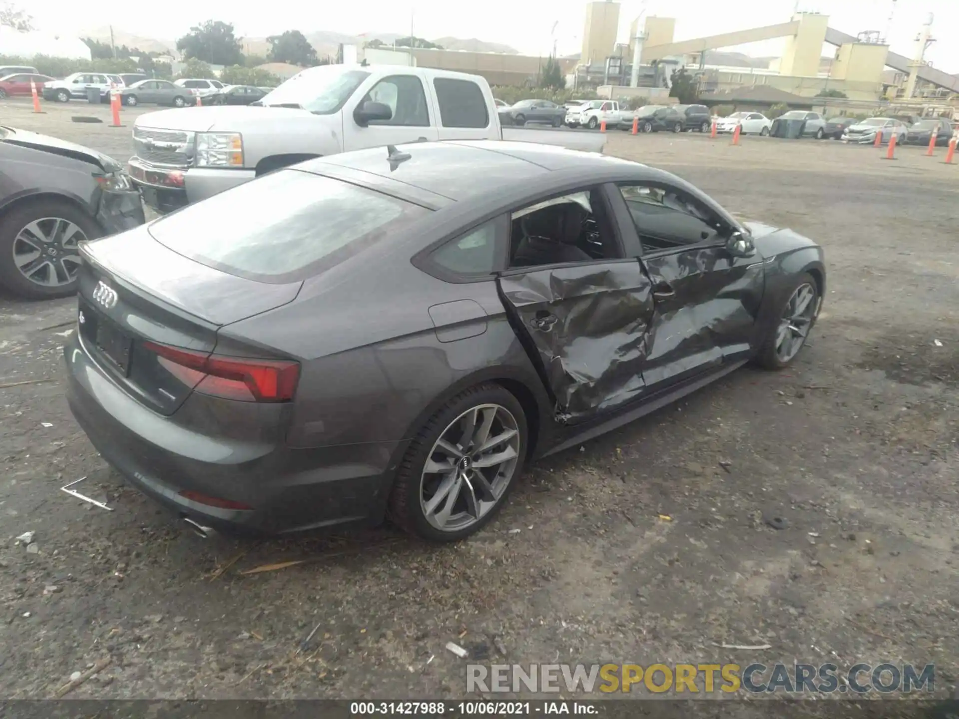 4 Photograph of a damaged car WAUFNDF58KA077005 AUDI A5 SPORTBACK 2019