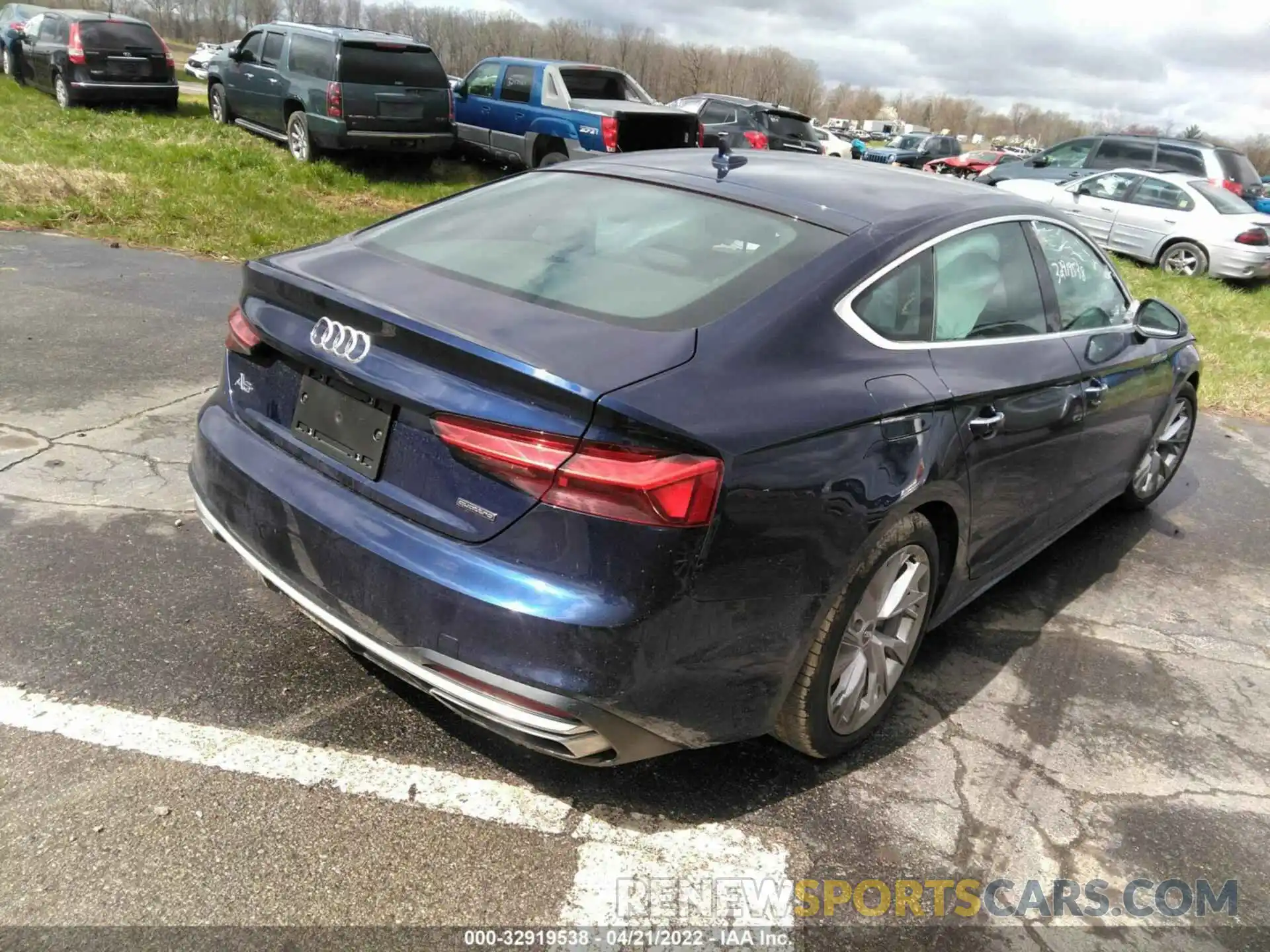 4 Photograph of a damaged car WAUANCF55LA002509 AUDI A5 SPORTBACK 2020