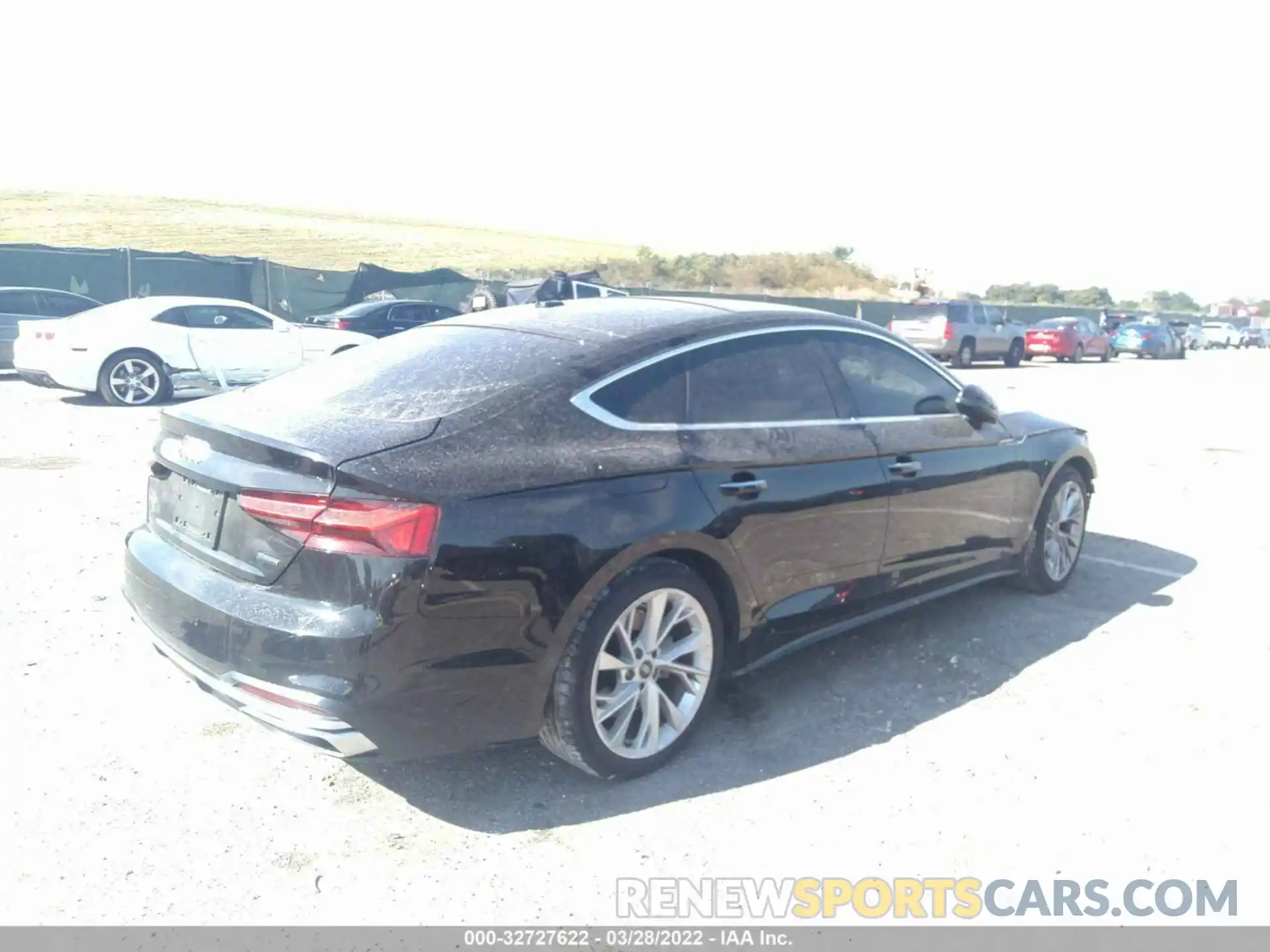 4 Photograph of a damaged car WAUABCF50MA009975 AUDI A5 SPORTBACK 2021