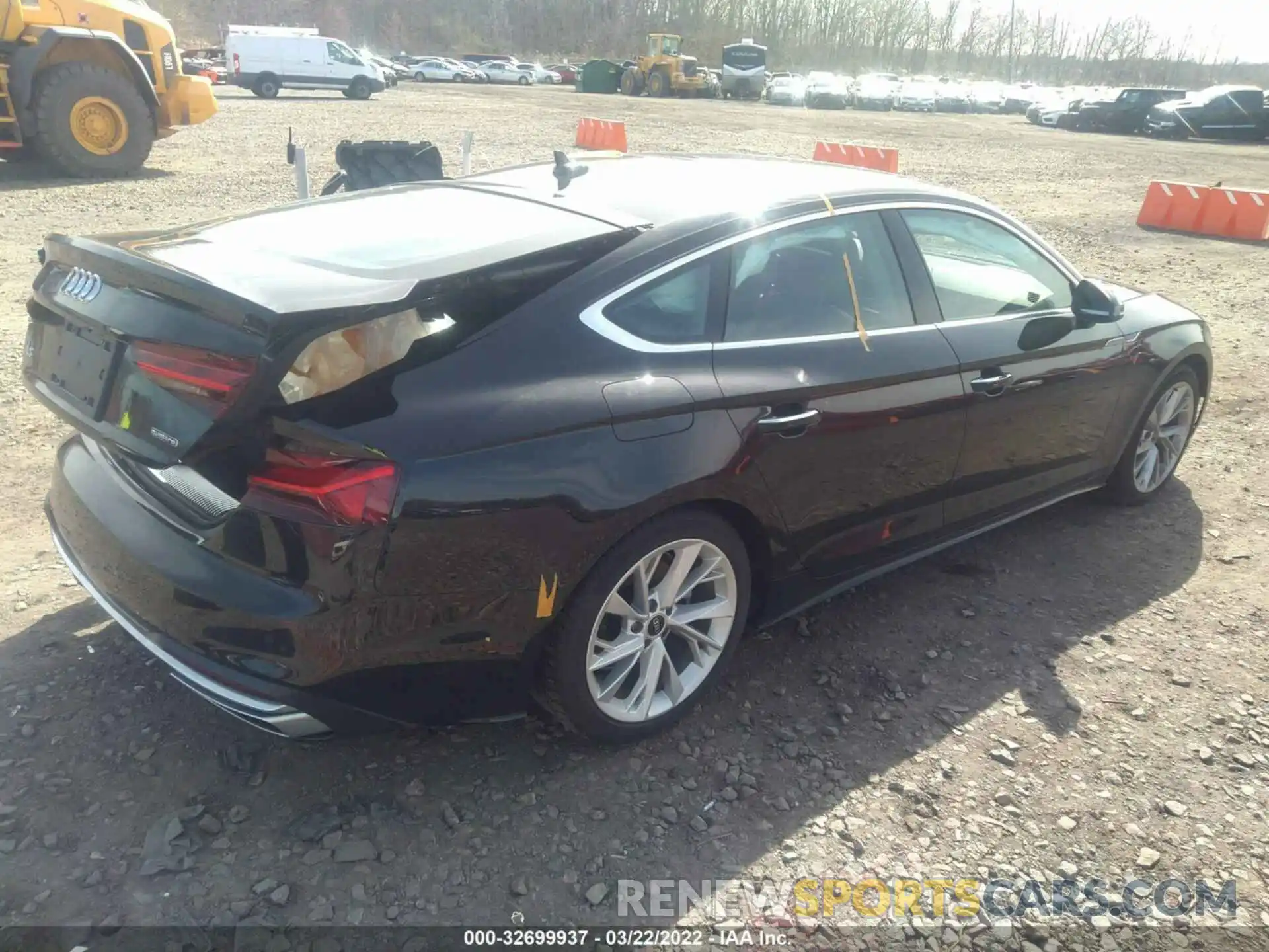 4 Photograph of a damaged car WAUABCF51MA037915 AUDI A5 SPORTBACK 2021