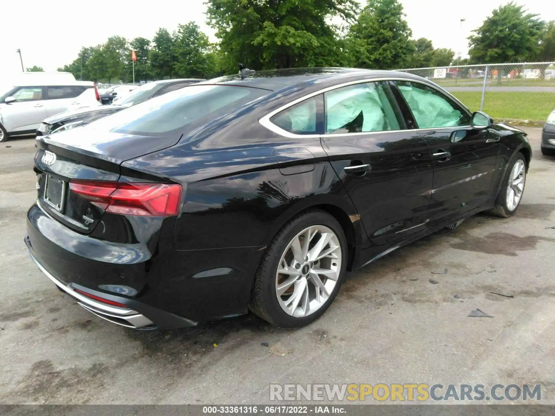 4 Photograph of a damaged car WAUABCF53MA024633 AUDI A5 SPORTBACK 2021