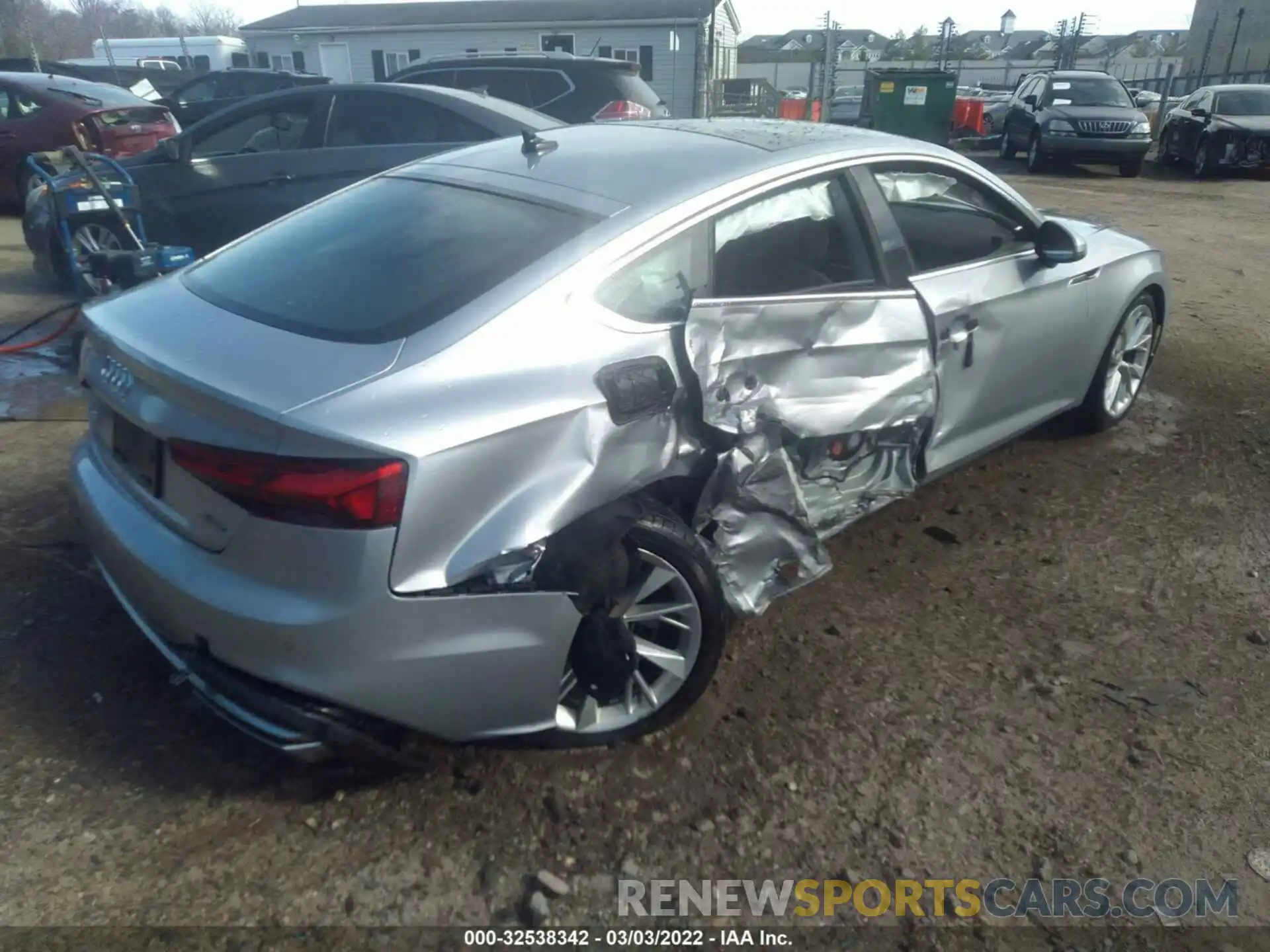 4 Photograph of a damaged car WAUABCF54MA009915 AUDI A5 SPORTBACK 2021