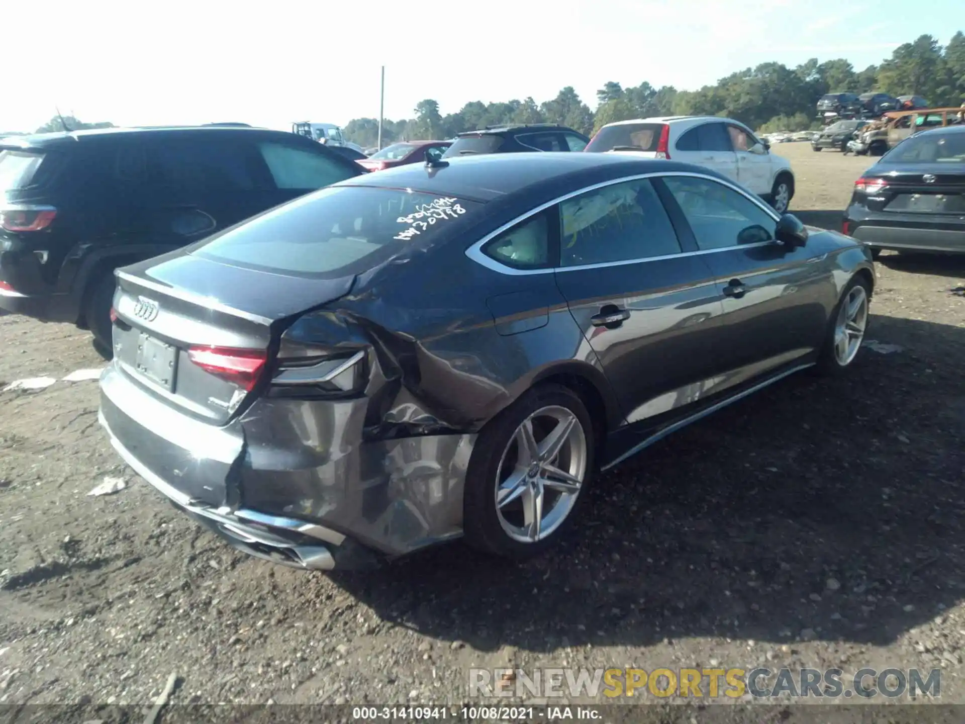 4 Photograph of a damaged car WAUDACF52MA012165 AUDI A5 SPORTBACK 2021