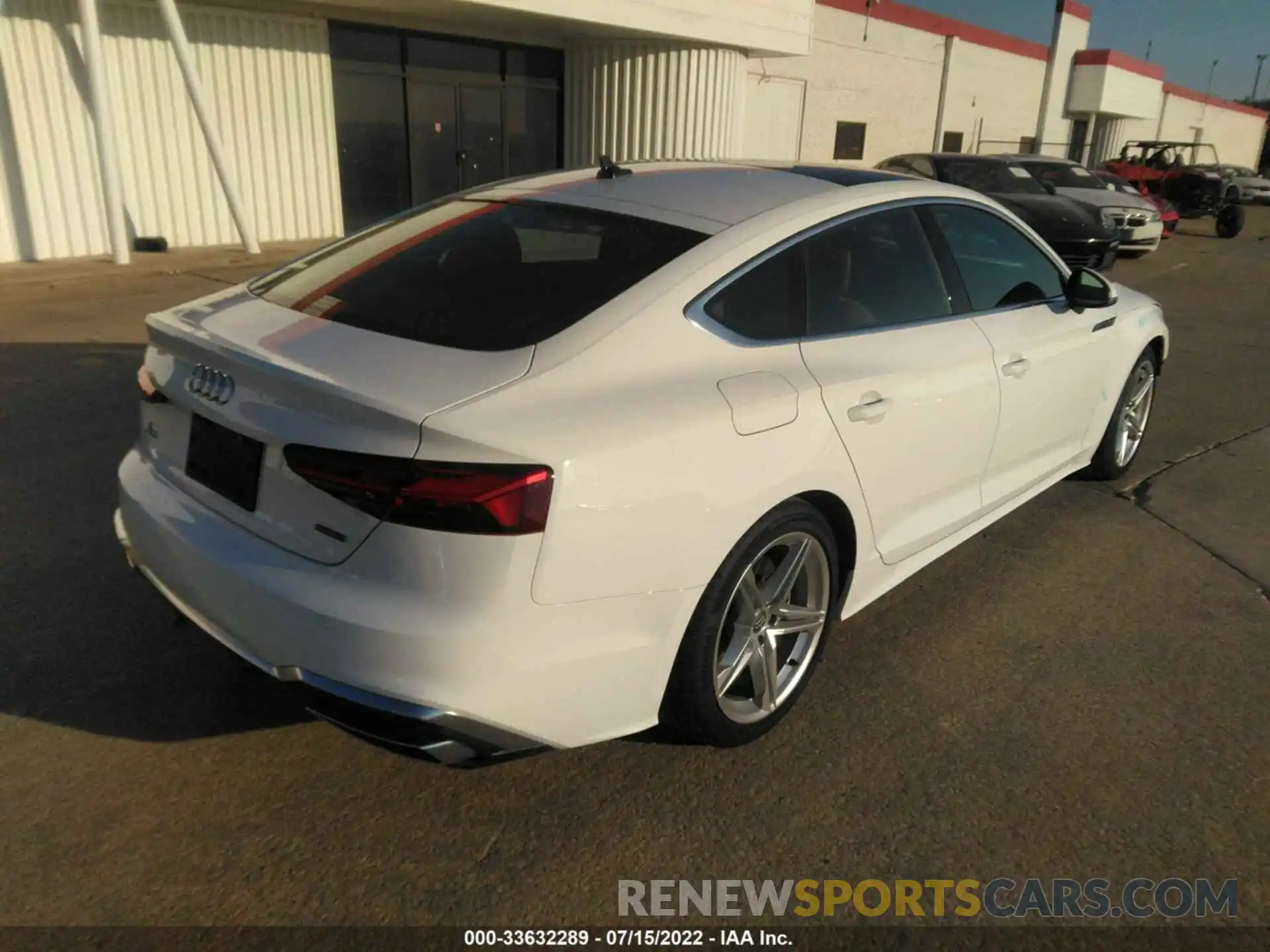 4 Photograph of a damaged car WAUDACF54MA014242 AUDI A5 SPORTBACK 2021