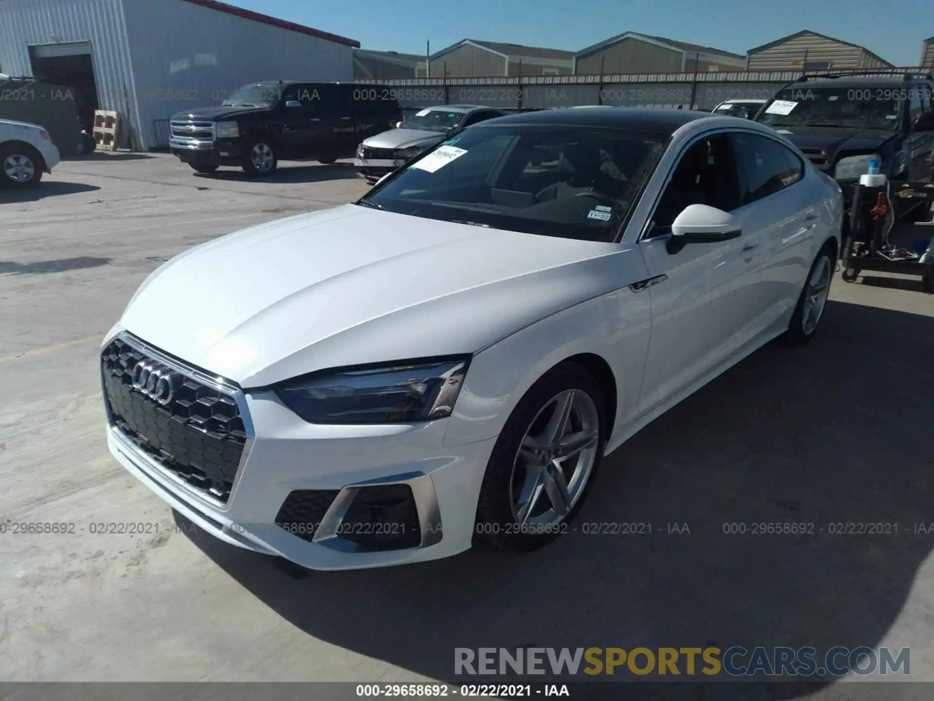 2 Фотография поврежденного автомобиля WAUDACF54MA016976 AUDI A5 SPORTBACK 2021