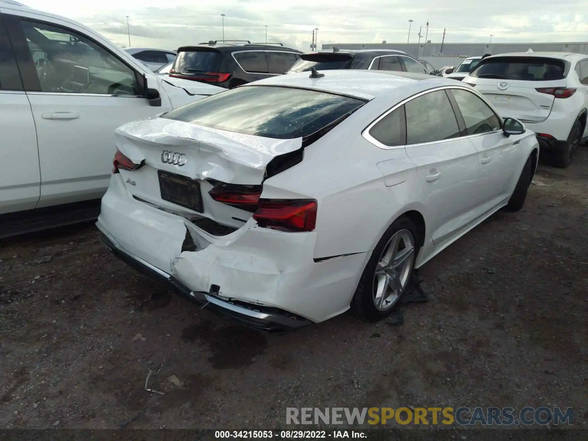 4 Photograph of a damaged car WAUDACF55MA013004 AUDI A5 SPORTBACK 2021