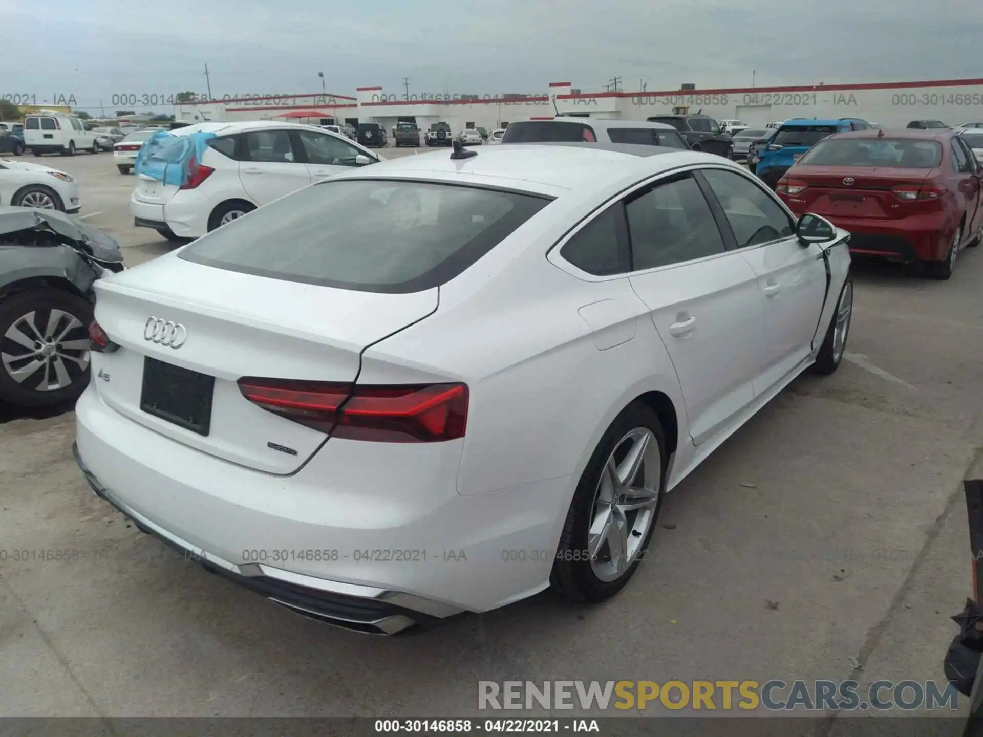 4 Фотография поврежденного автомобиля WAUDACF56MA013786 AUDI A5 SPORTBACK 2021