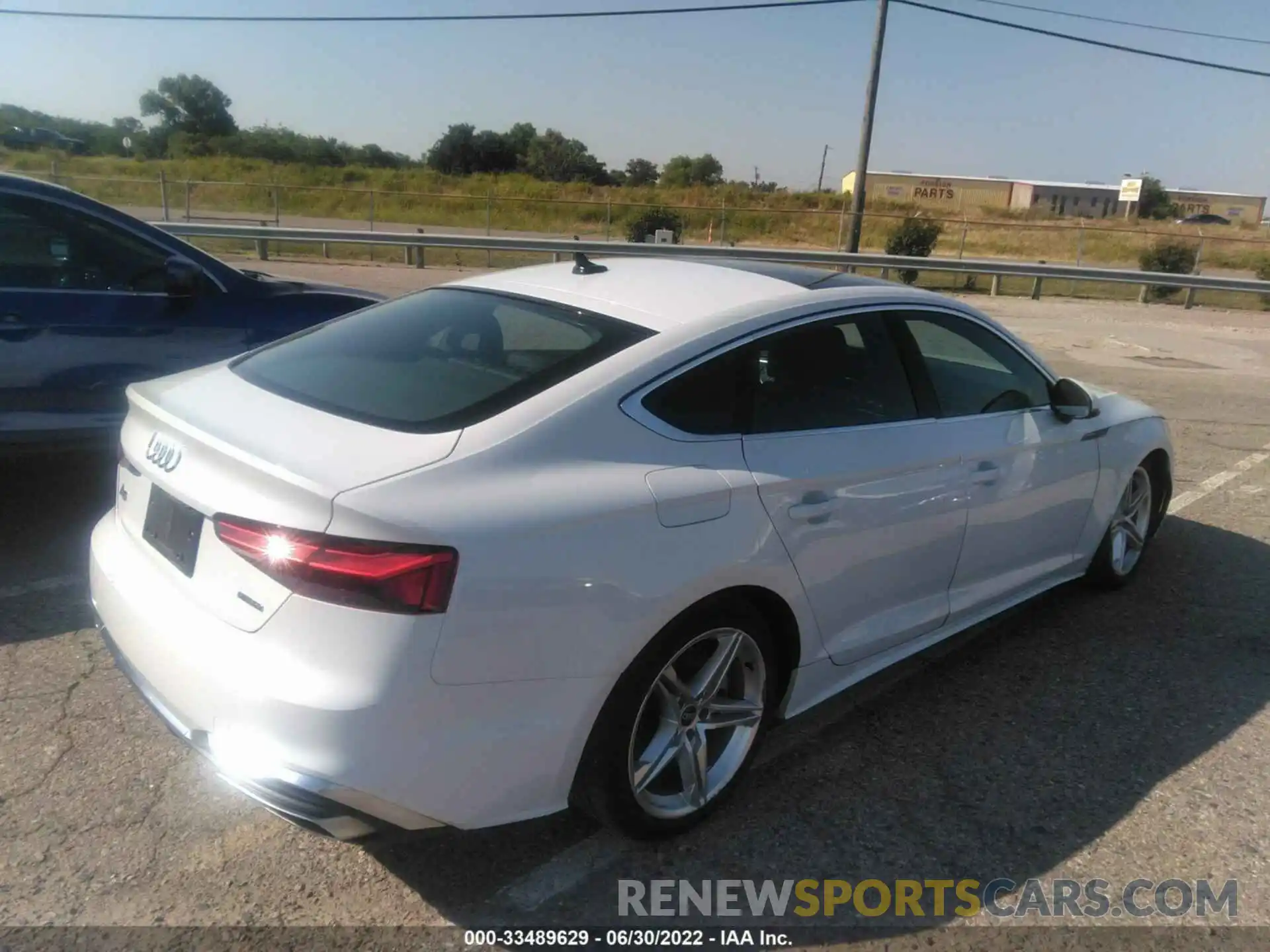 4 Photograph of a damaged car WAUDACF56MA057173 AUDI A5 SPORTBACK 2021