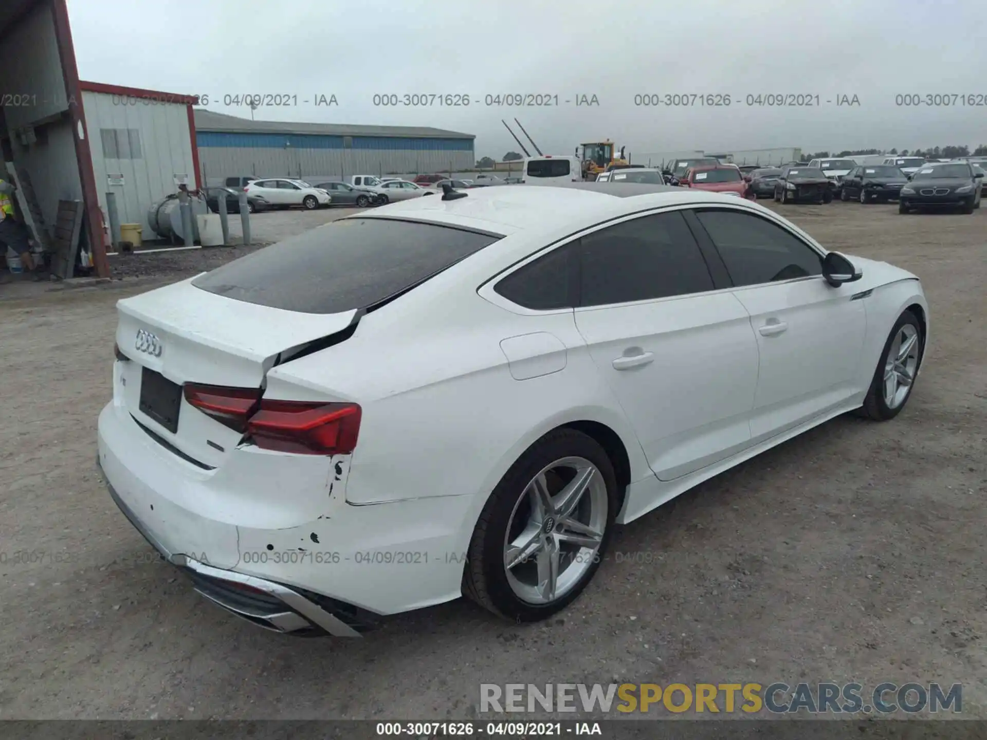 4 Фотография поврежденного автомобиля WAUDACF59MA008372 AUDI A5 SPORTBACK 2021