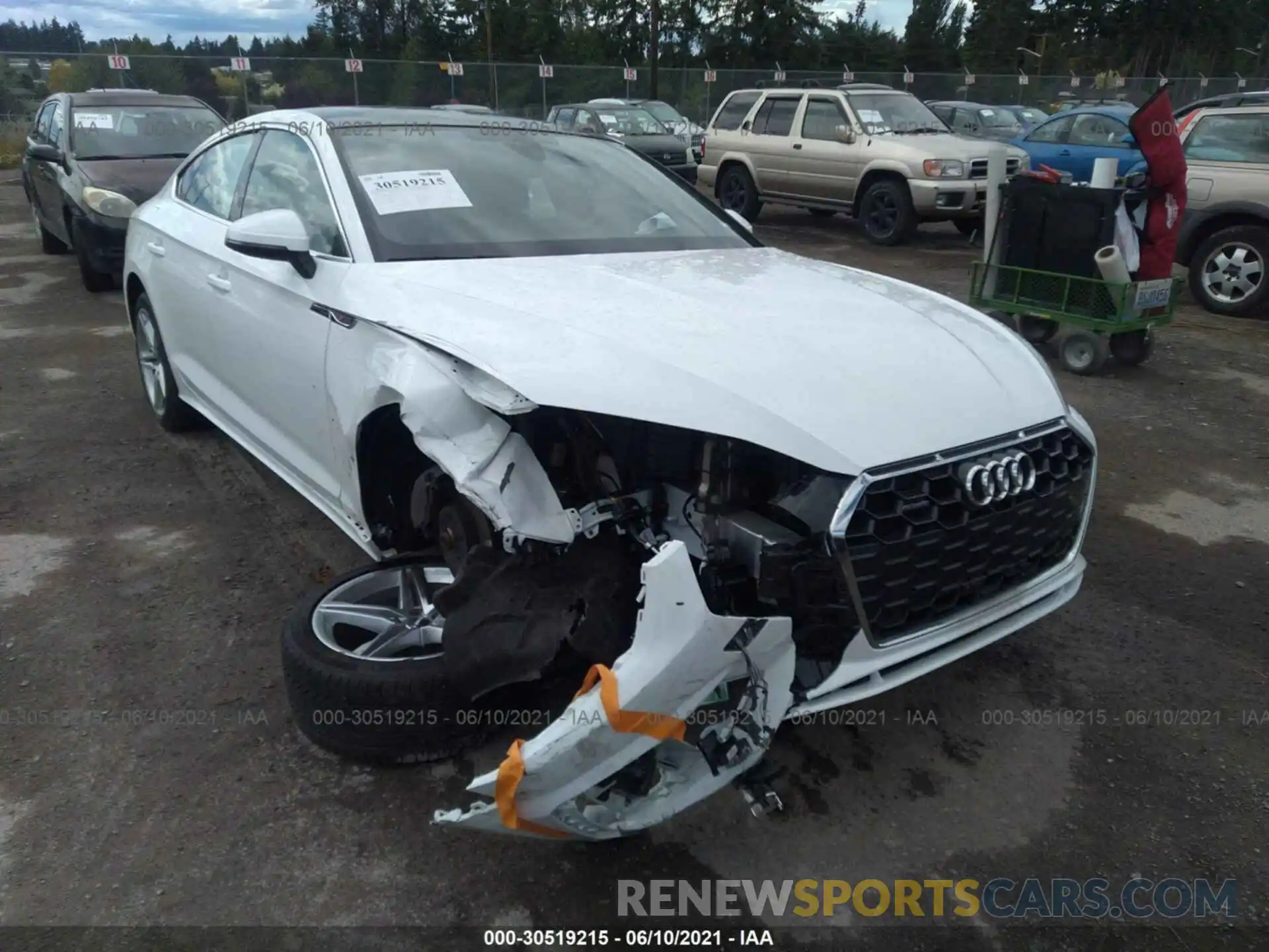 1 Фотография поврежденного автомобиля WAUDACF59MA021011 AUDI A5 SPORTBACK 2021