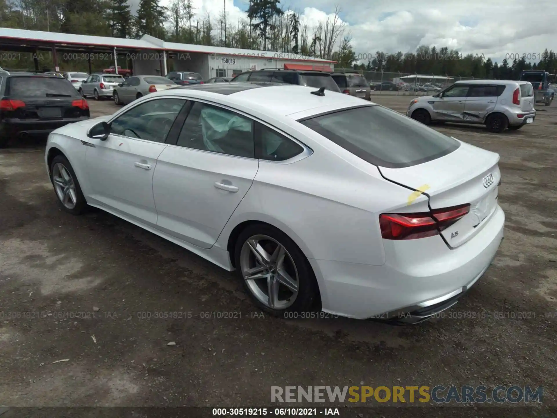 3 Фотография поврежденного автомобиля WAUDACF59MA021011 AUDI A5 SPORTBACK 2021