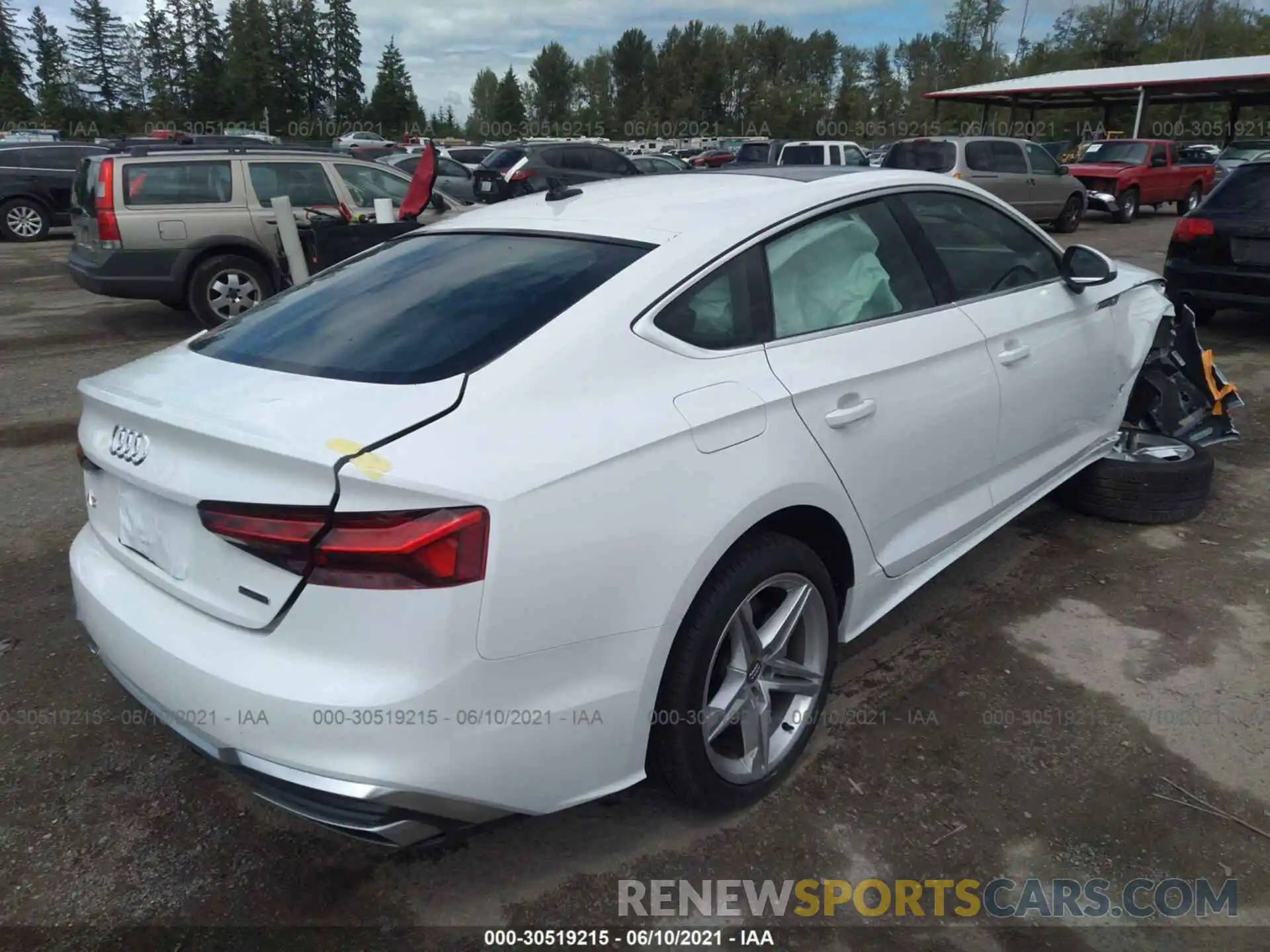 4 Фотография поврежденного автомобиля WAUDACF59MA021011 AUDI A5 SPORTBACK 2021