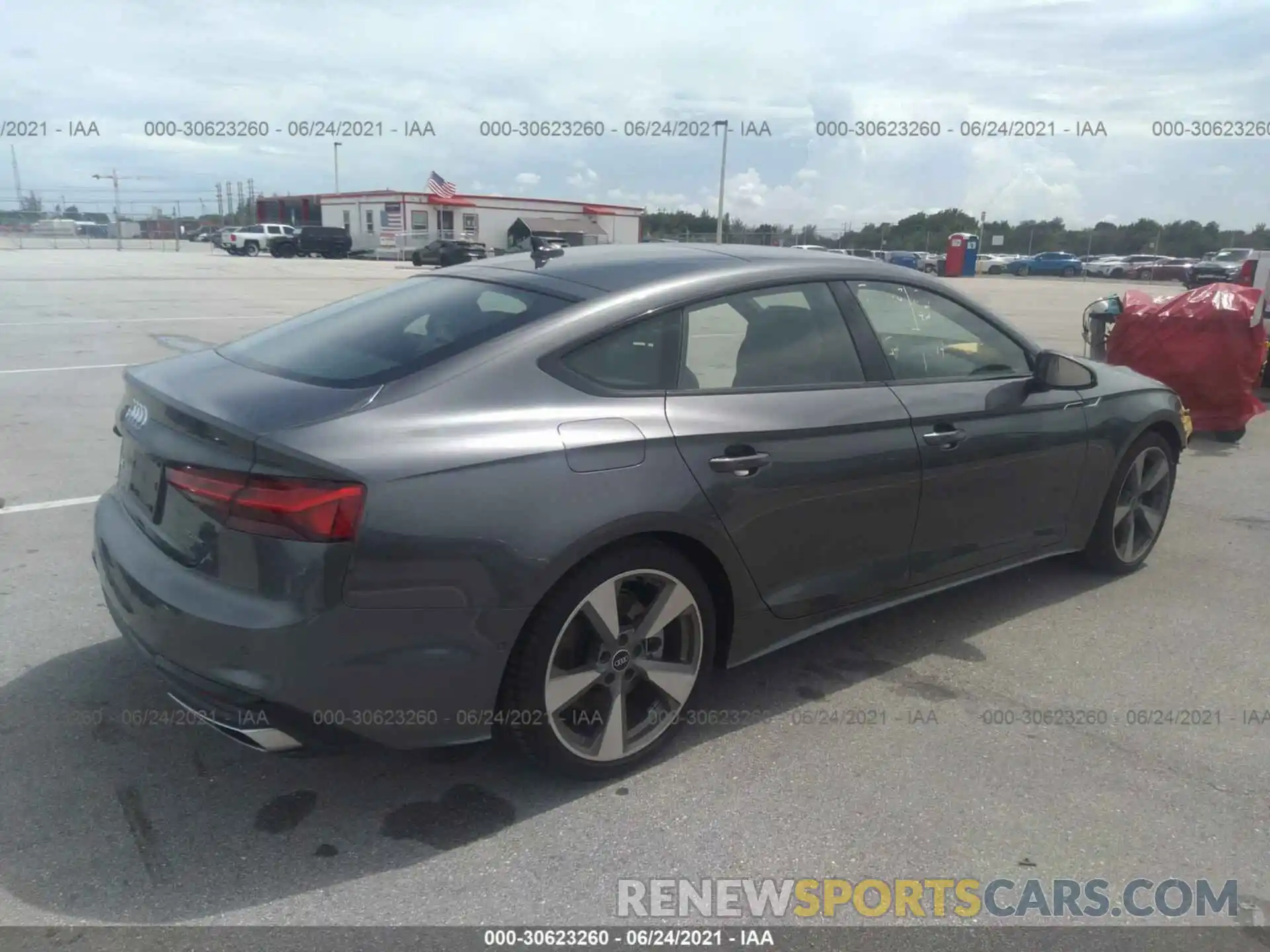 4 Photograph of a damaged car WAUEACF50MA037053 AUDI A5 SPORTBACK 2021