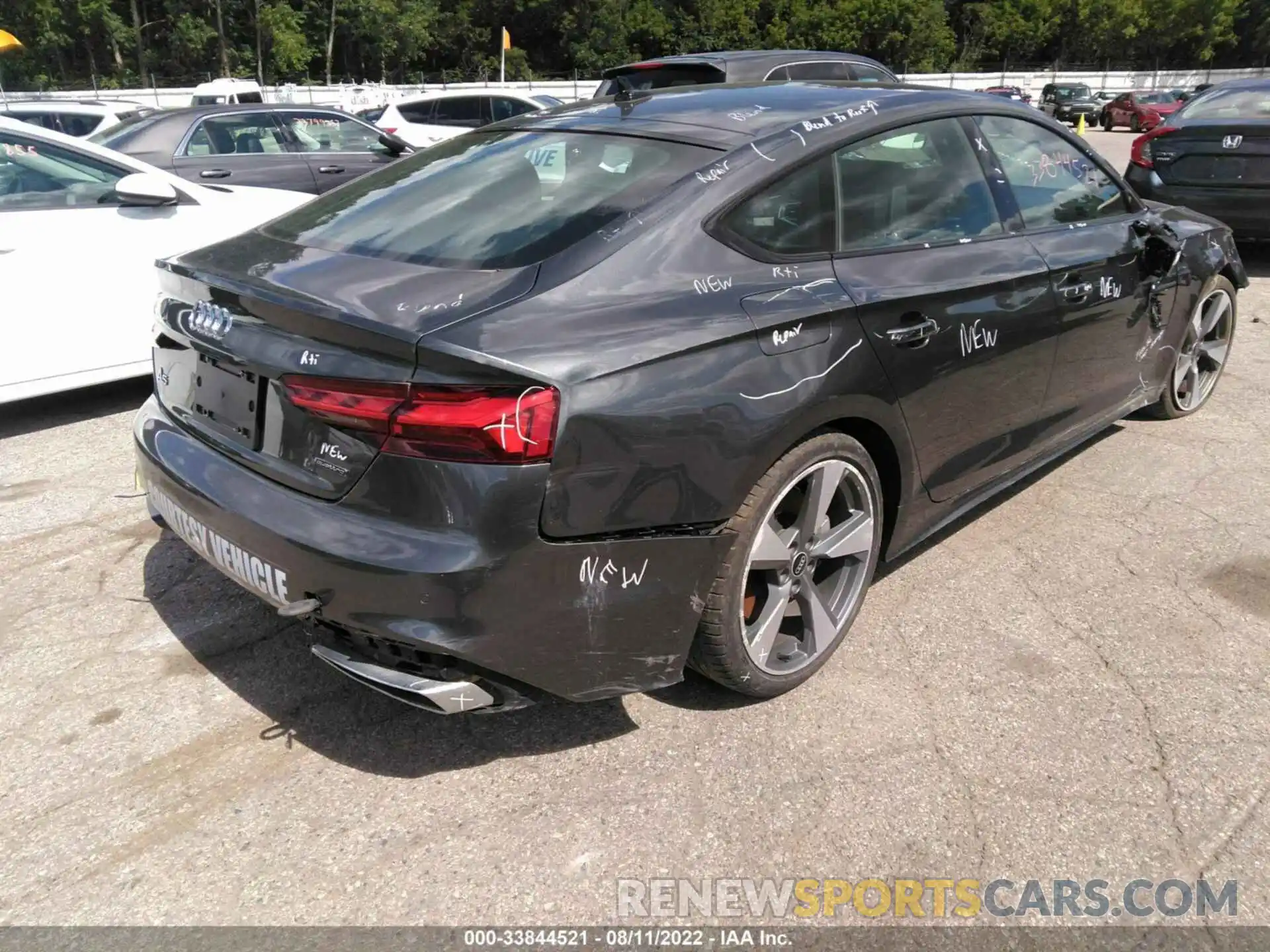 4 Photograph of a damaged car WAUFACF50MA027286 AUDI A5 SPORTBACK 2021