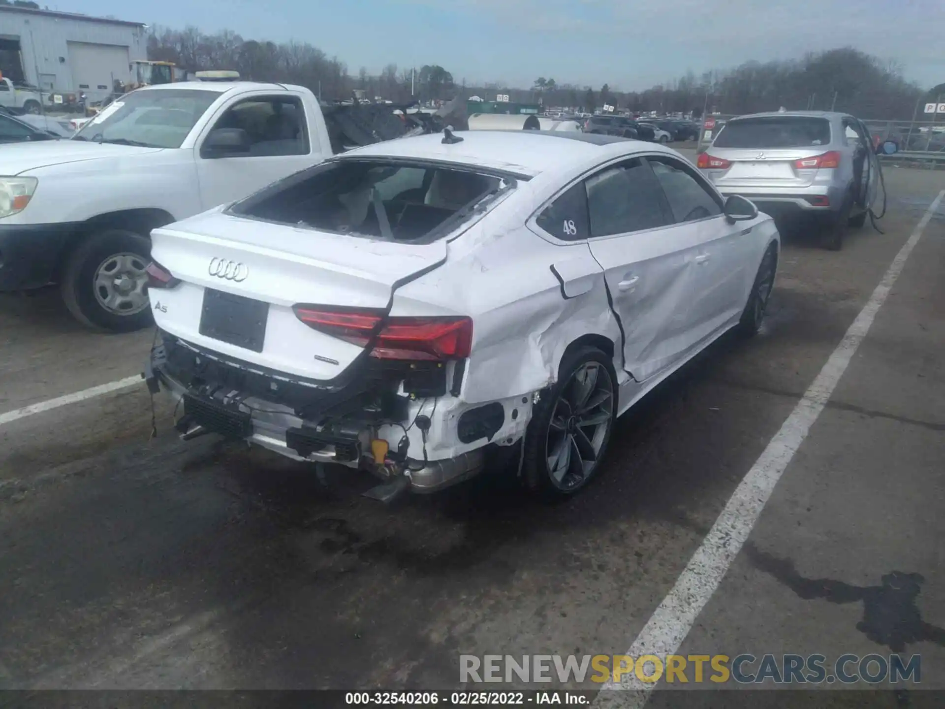 4 Photograph of a damaged car WAUFACF5XMA042989 AUDI A5 SPORTBACK 2021