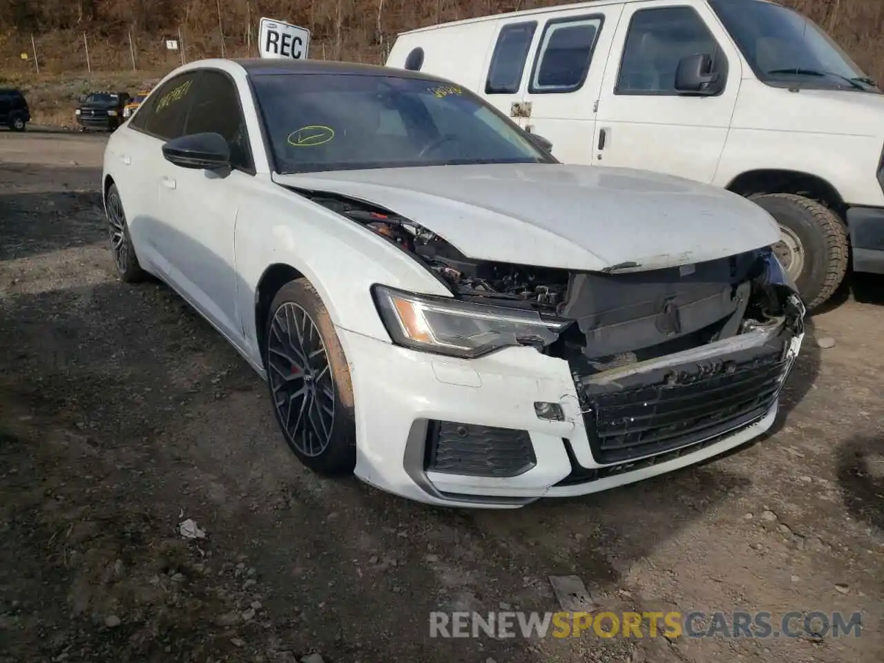 1 Photograph of a damaged car WAUE8AF28KN118636 AUDI A6 2019