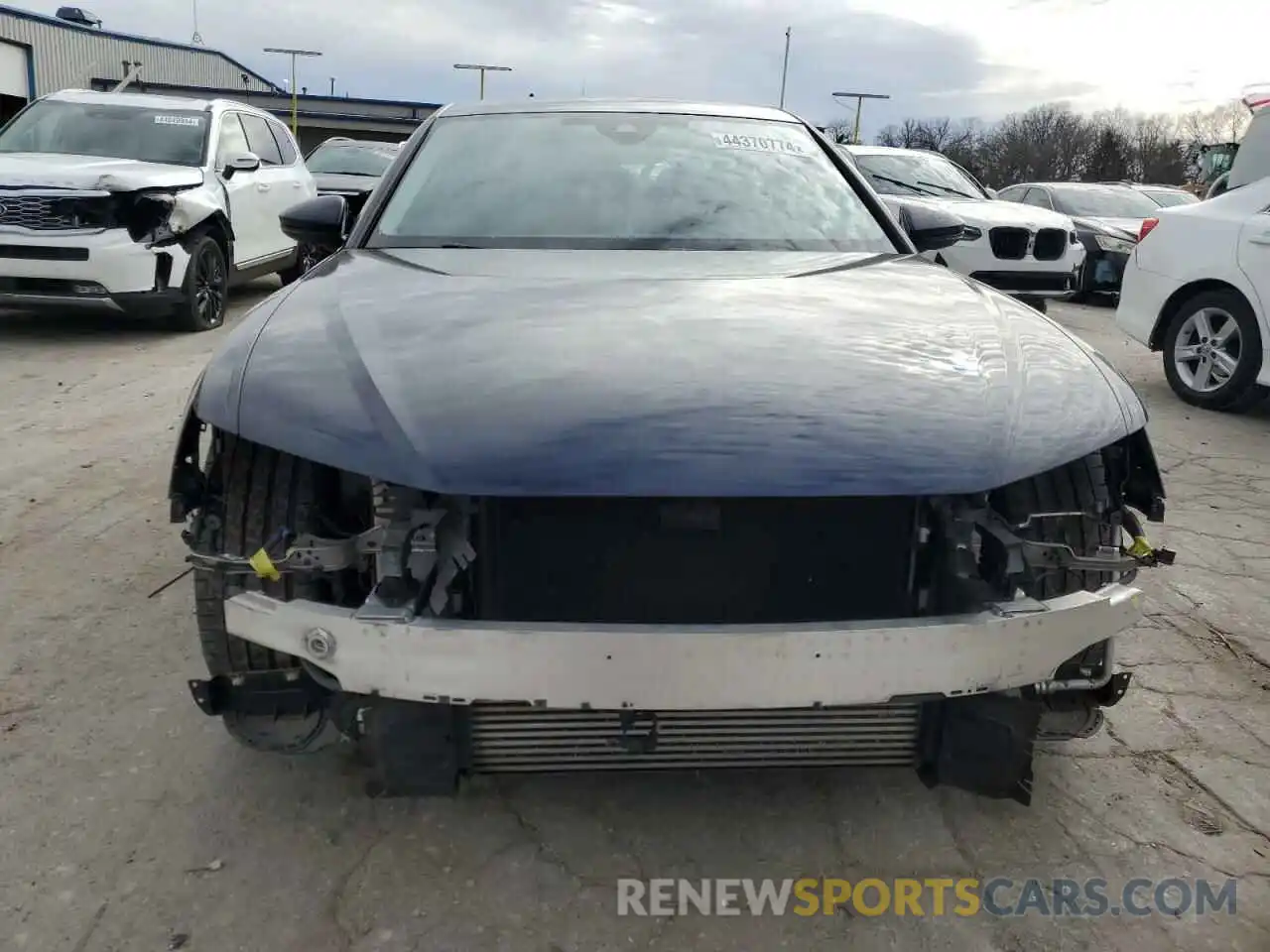 5 Photograph of a damaged car WAUL2AF20KN061597 AUDI A6 2019