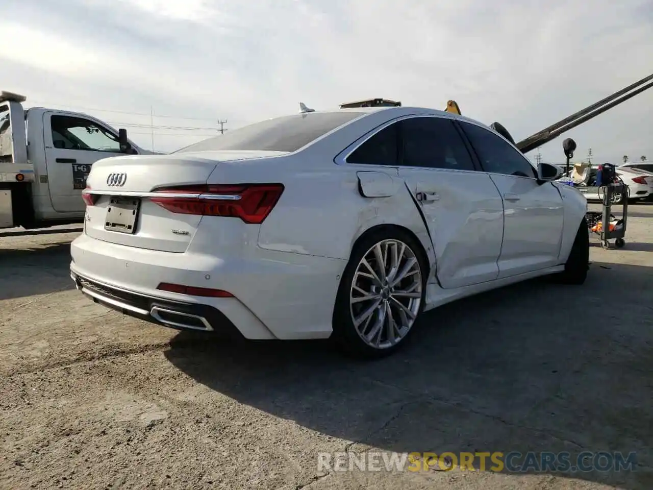 4 Фотография поврежденного автомобиля WAUM2AF24KN032737 AUDI A6 2019