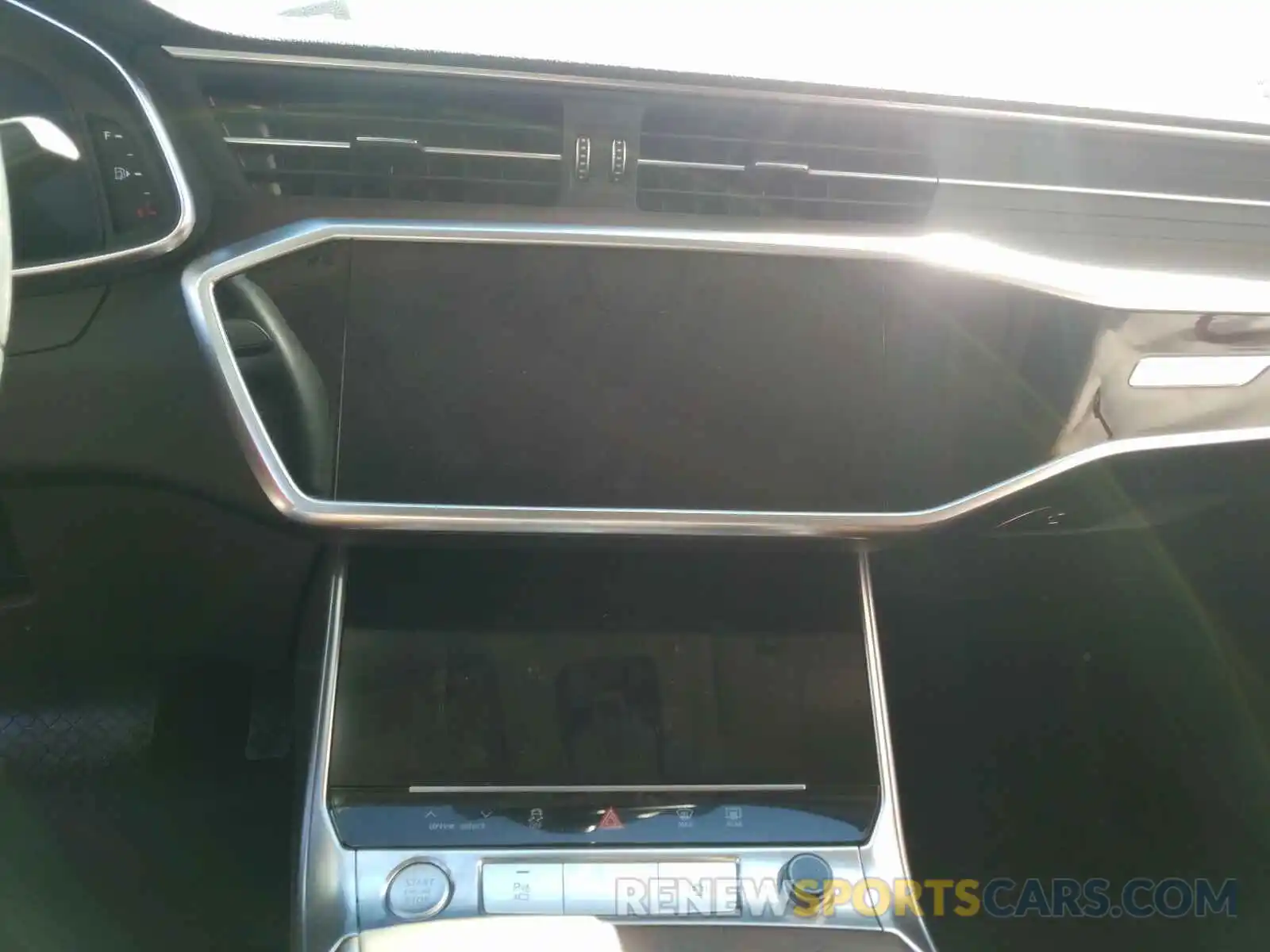 9 Фотография поврежденного автомобиля WAUM2AF24KN040014 AUDI A6 2019