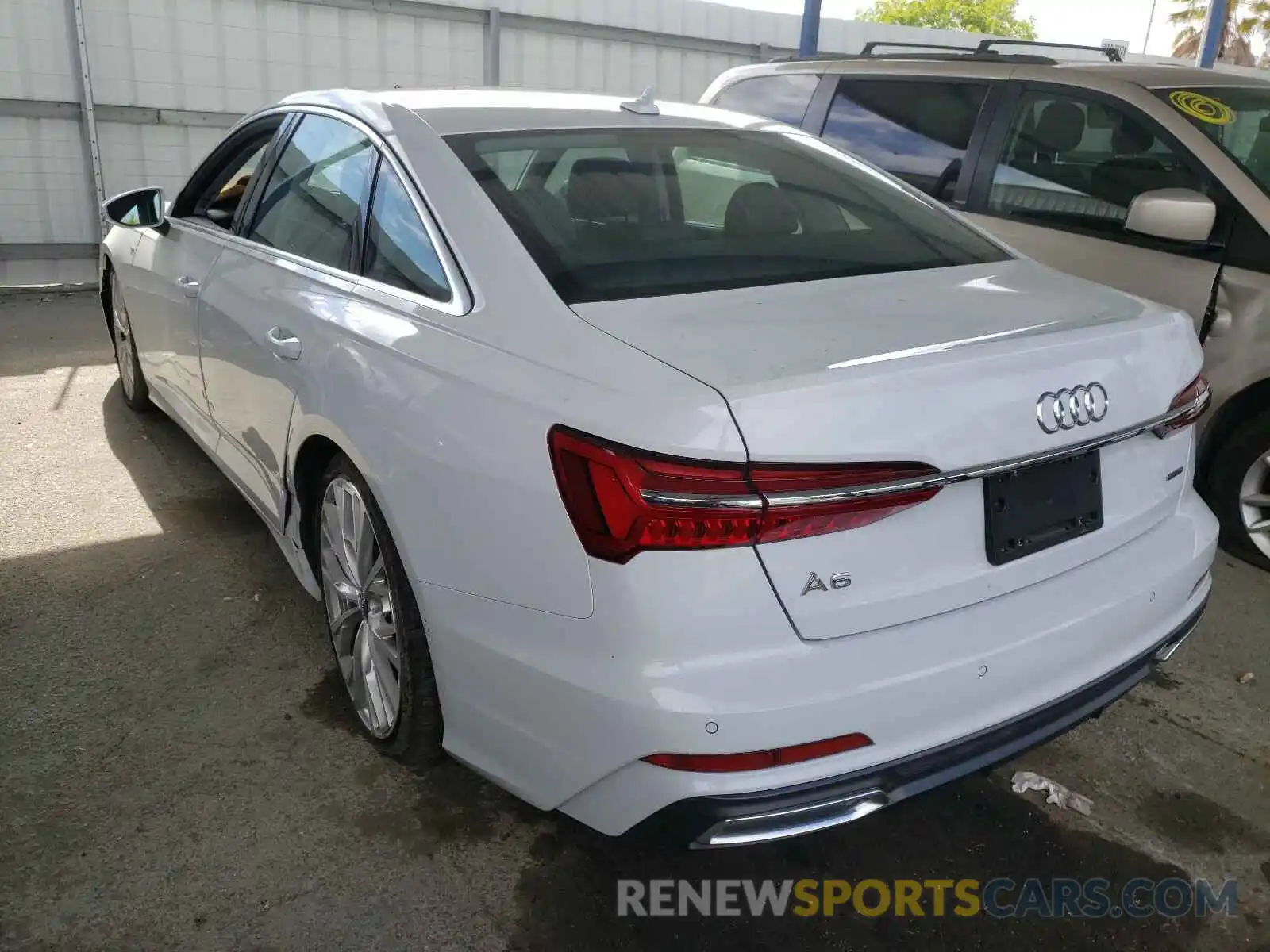 3 Фотография поврежденного автомобиля WAUM2AF24KN050719 AUDI A6 2019