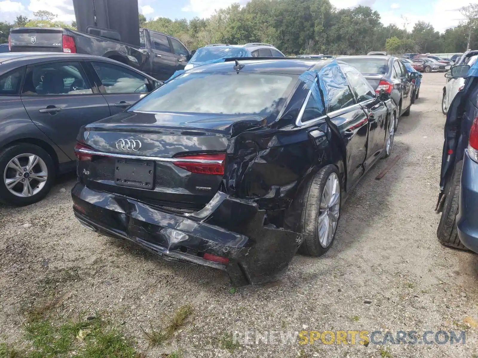 4 Фотография поврежденного автомобиля WAUM2AF28KN038430 AUDI A6 2019