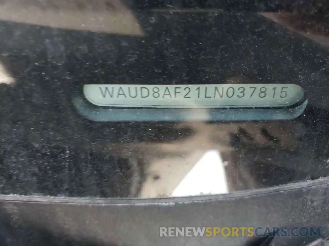 10 Фотография поврежденного автомобиля WAUD8AF21LN037815 AUDI A6 2020