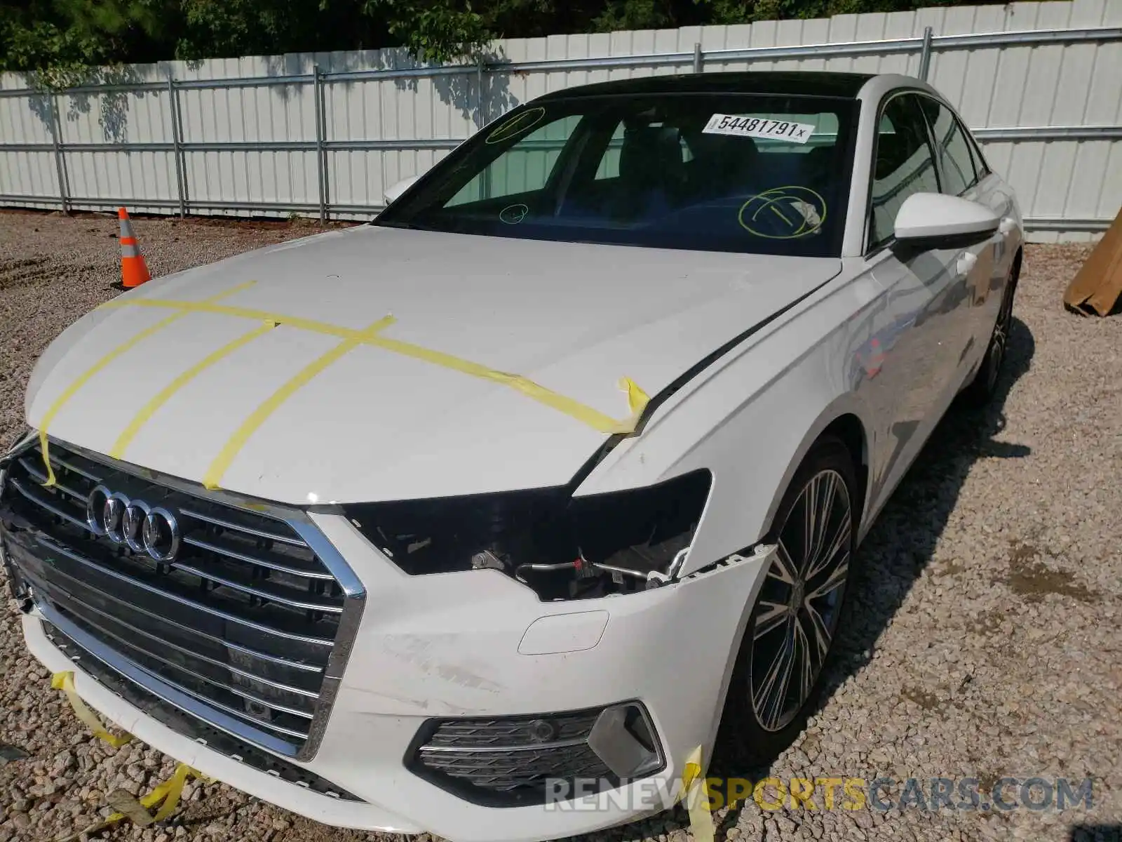 2 Фотография поврежденного автомобиля WAUD8AF24LN065981 AUDI A6 2020