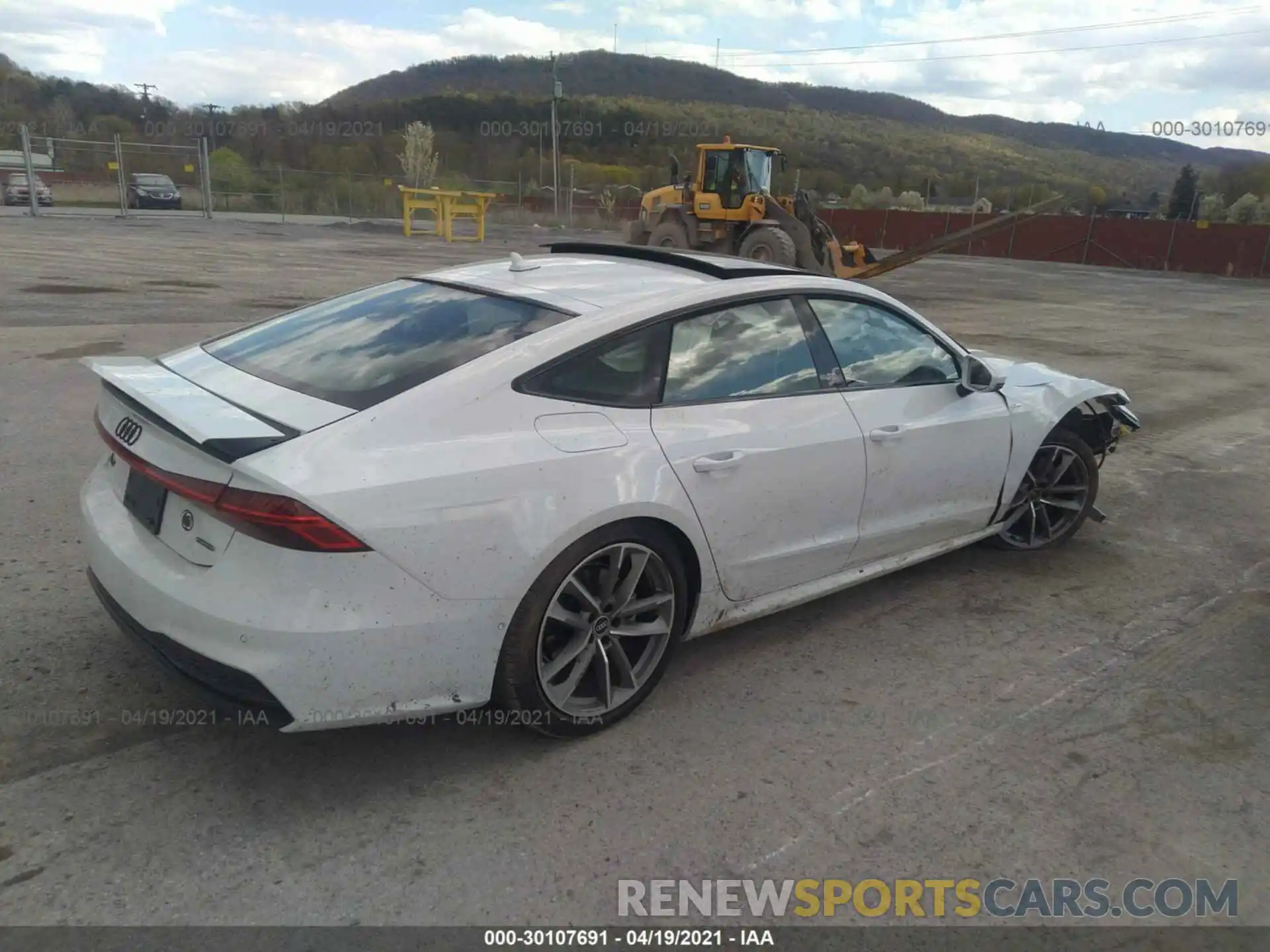 4 Photograph of a damaged car WAUV2BF28MN049201 AUDI A7 2021