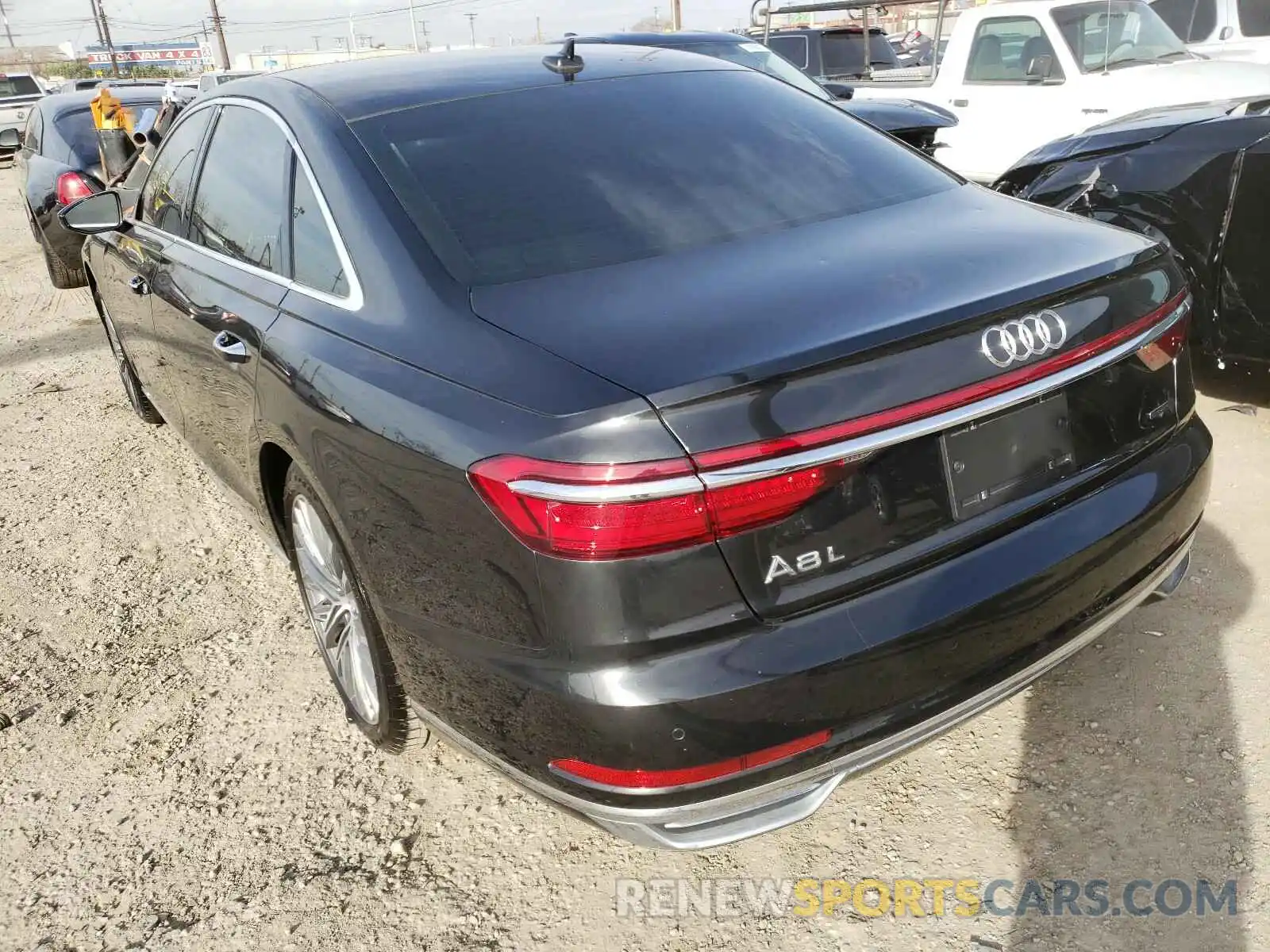 3 Фотография поврежденного автомобиля WAU8DAF80KN007865 AUDI A8 2019