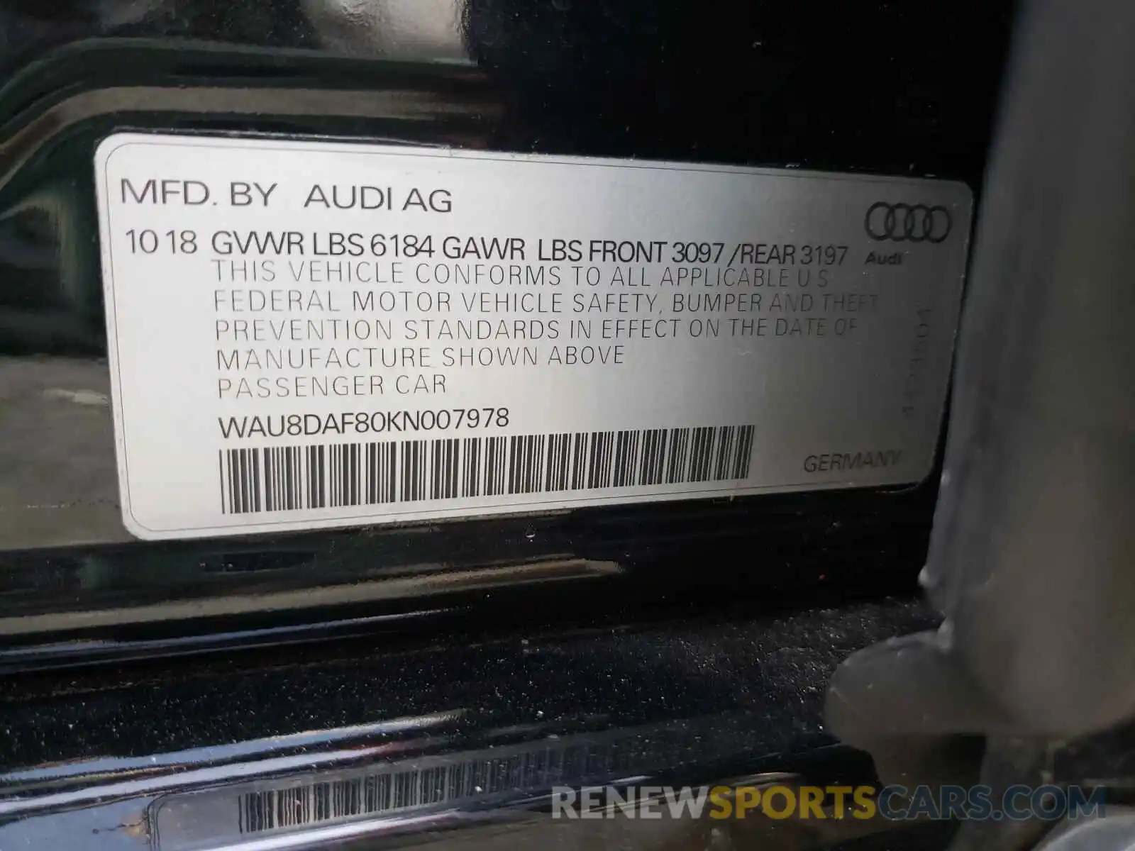 10 Фотография поврежденного автомобиля WAU8DAF80KN007978 AUDI A8 2019