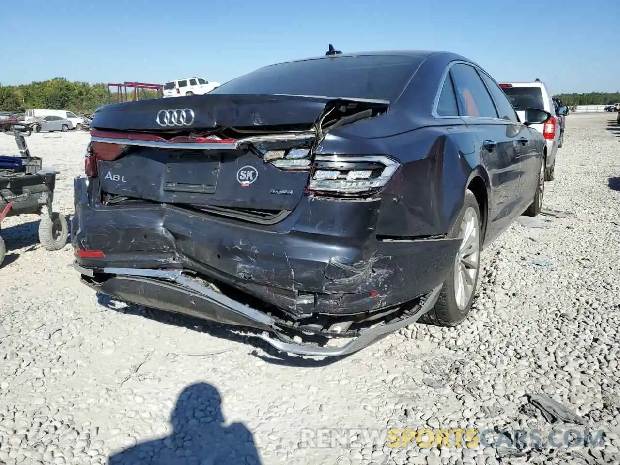 4 Photograph of a damaged car WAU8DAF80KN010332 AUDI A8 2019