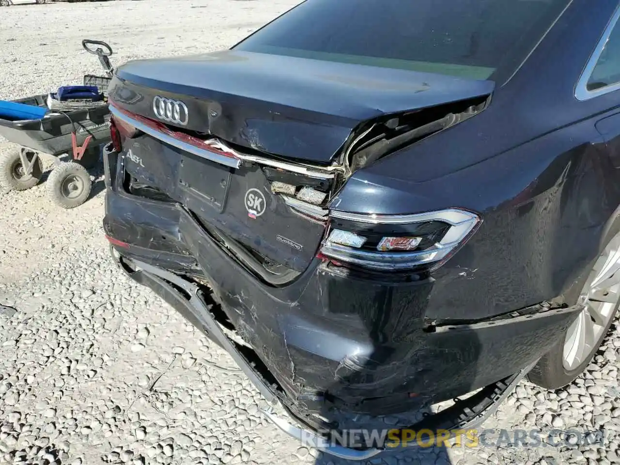 9 Photograph of a damaged car WAU8DAF80KN010332 AUDI A8 2019